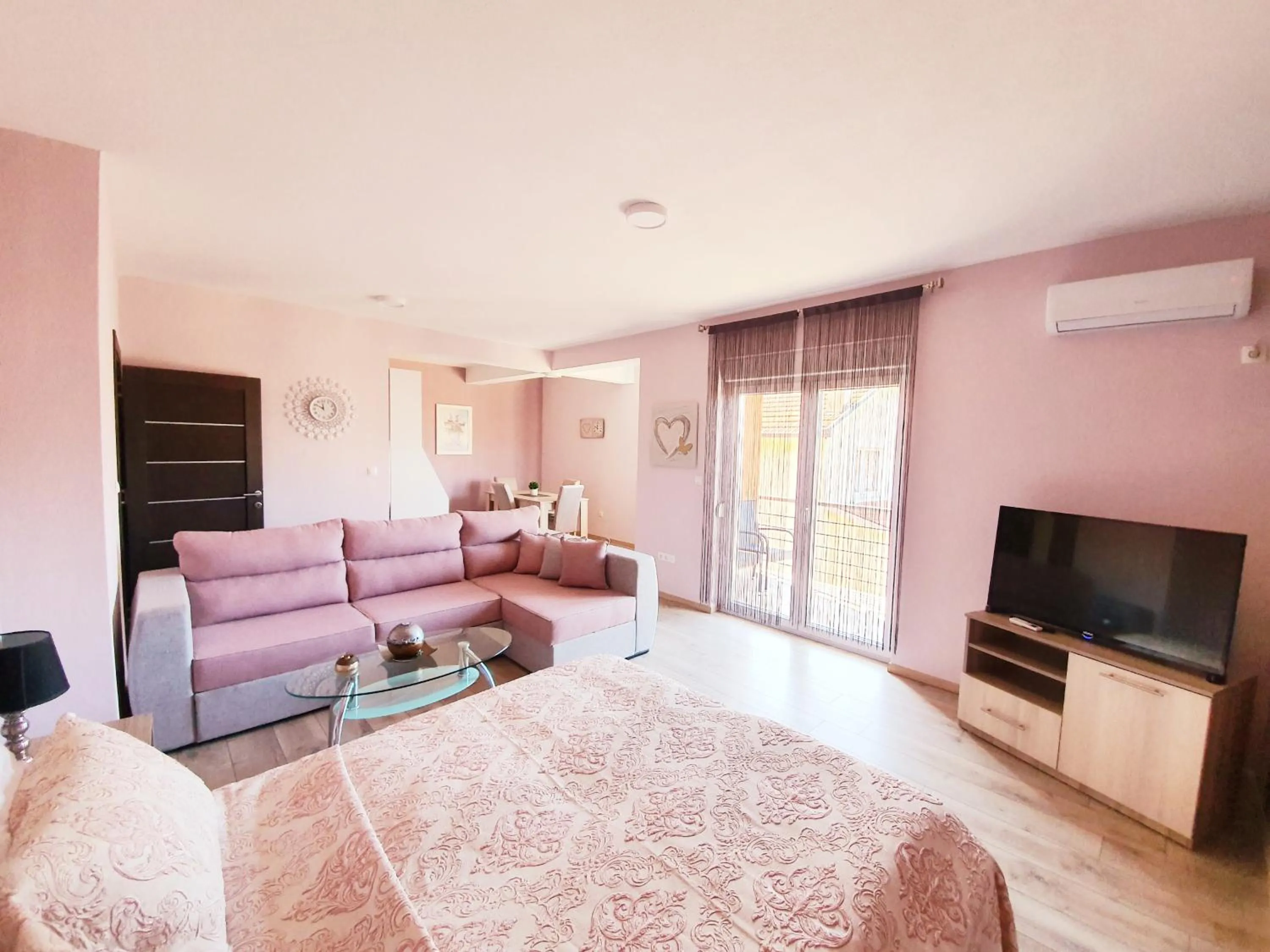 Living room, Bed in Residence Riverside