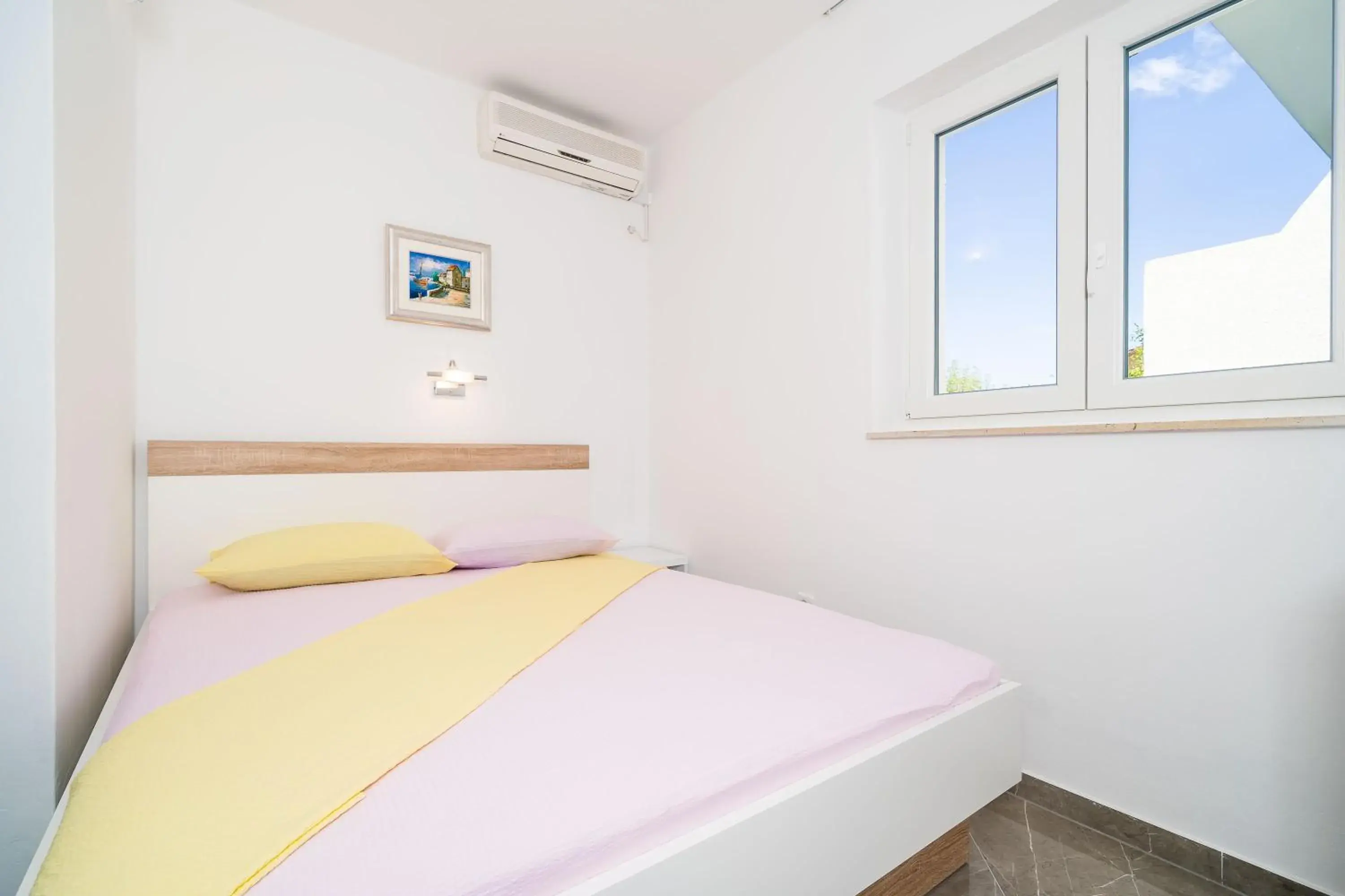 Standard Double Room with Patio and Garden View in Rooms & Apartments Barišić Standard Double Room with Patio and Garden View in Rooms & Apartments Barišić
