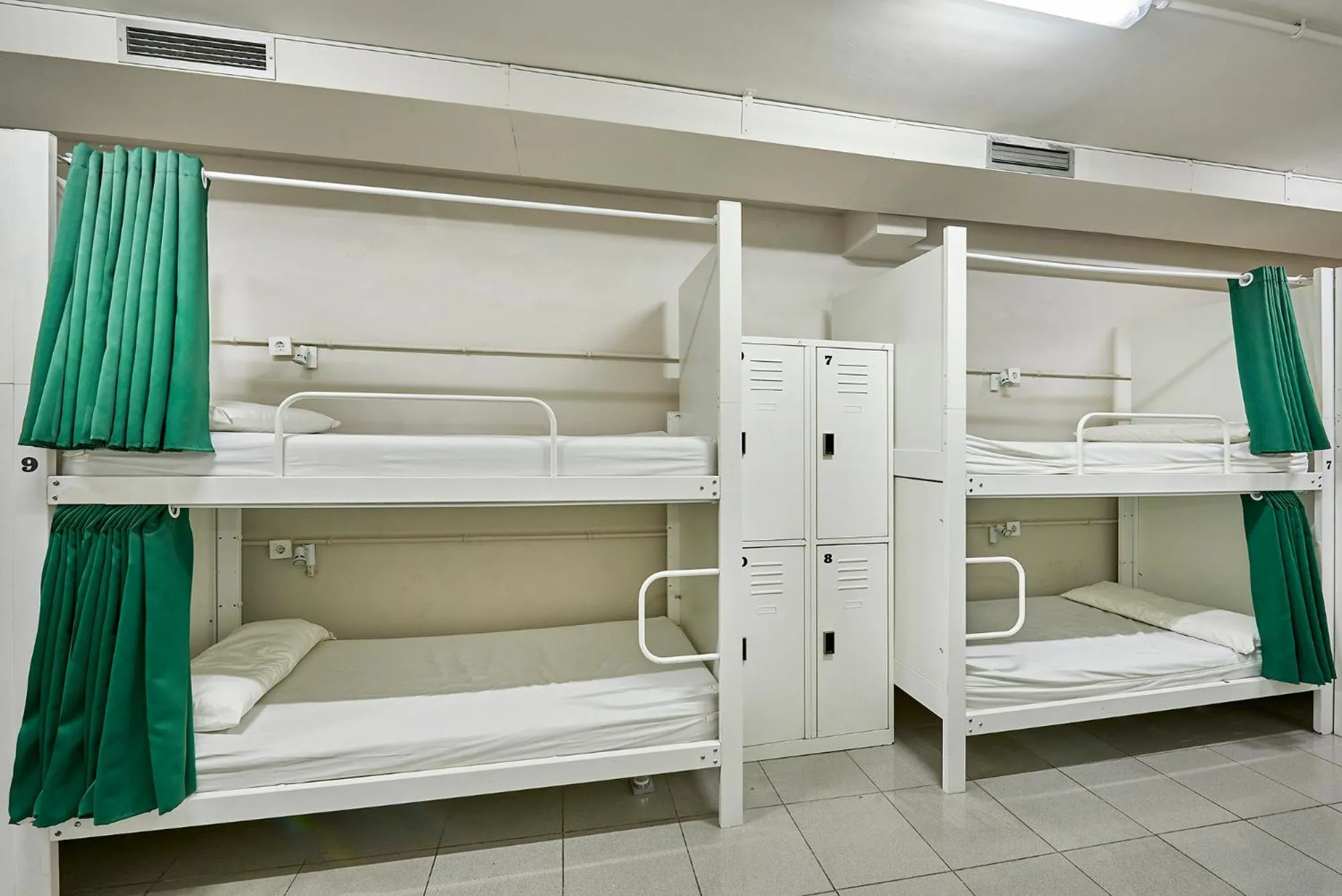 Bed in Hola Hostal Eixample