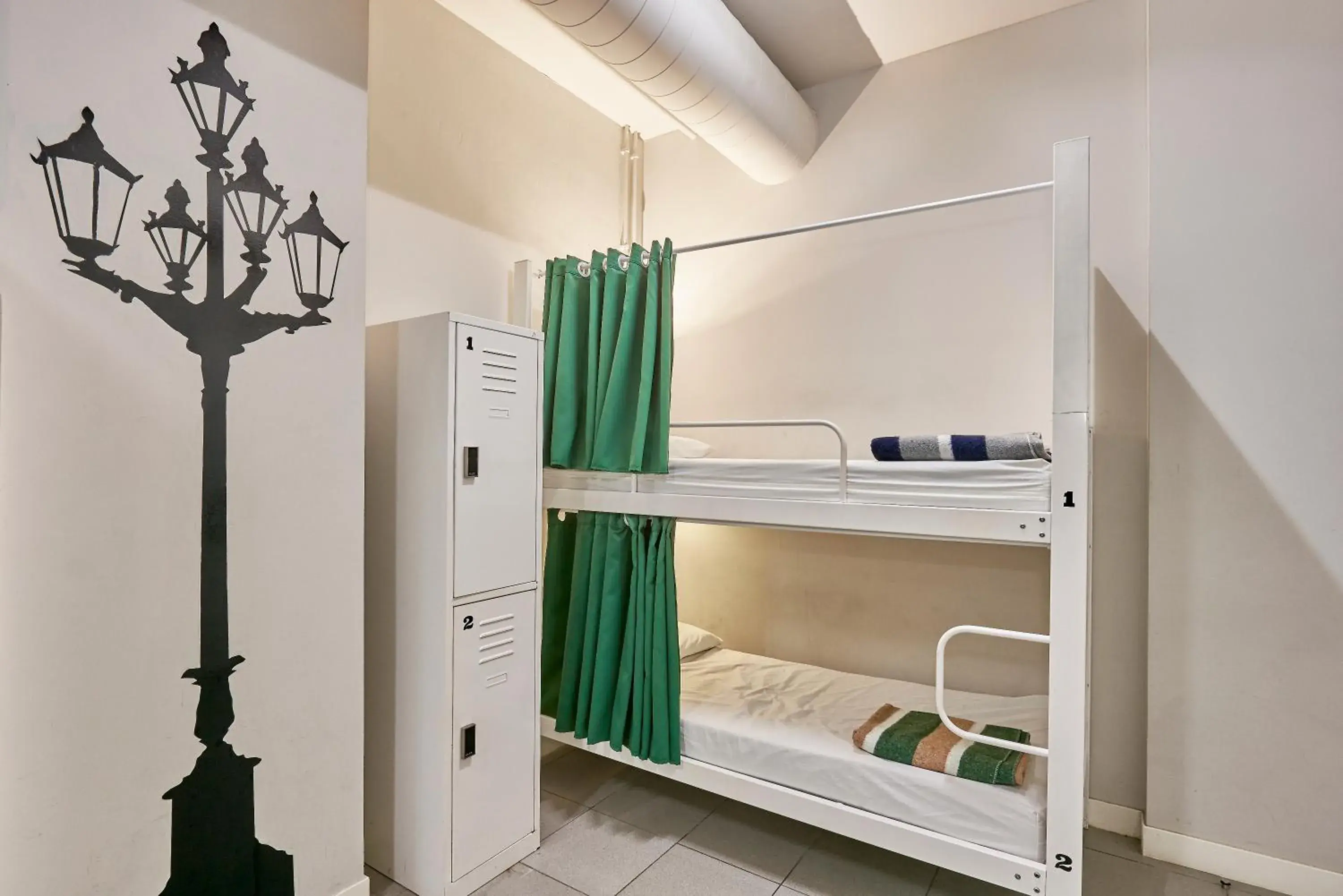 Bed in Hola Hostal Eixample Bed in Hola Hostal Eixample