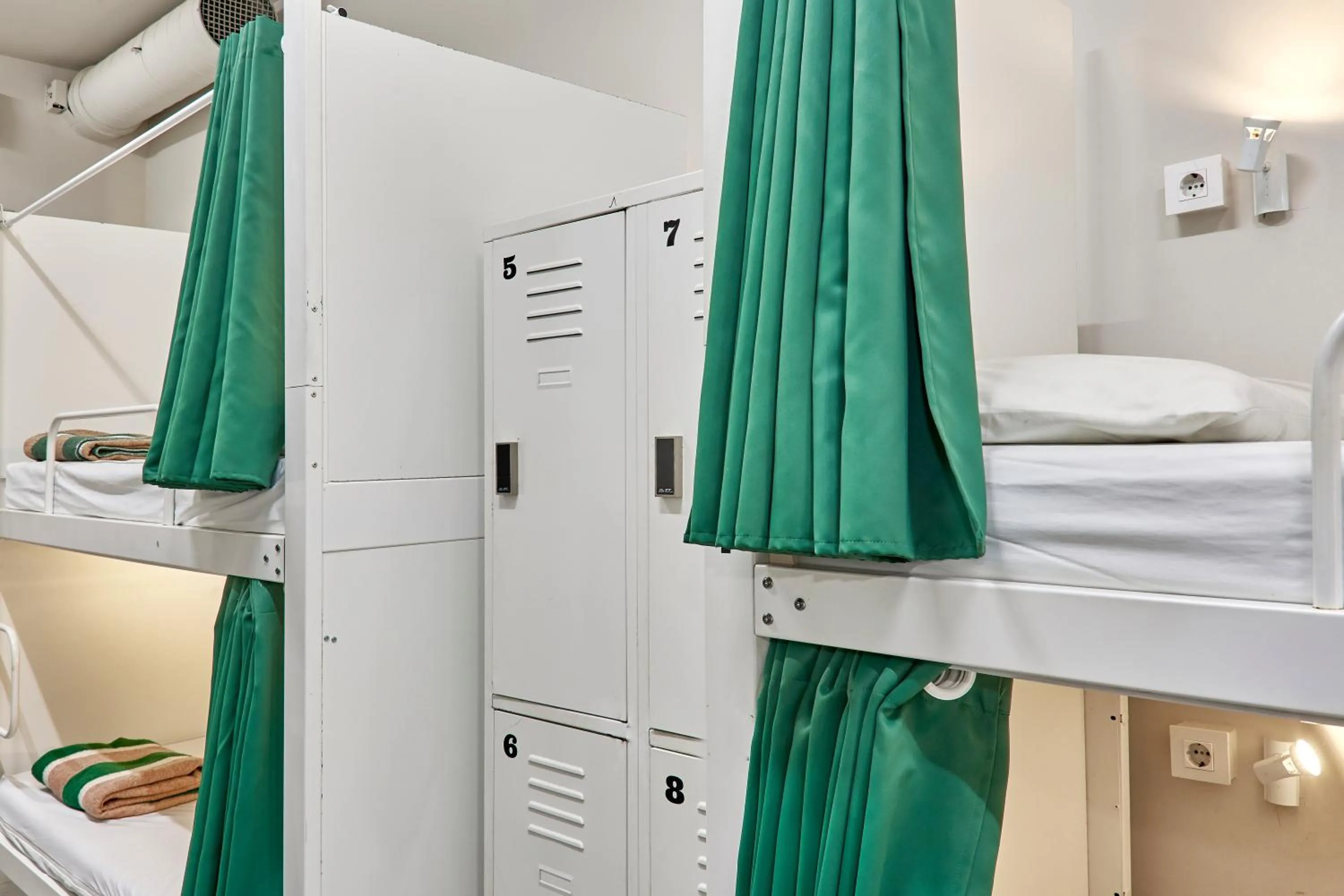 Bed in Hola Hostal Eixample