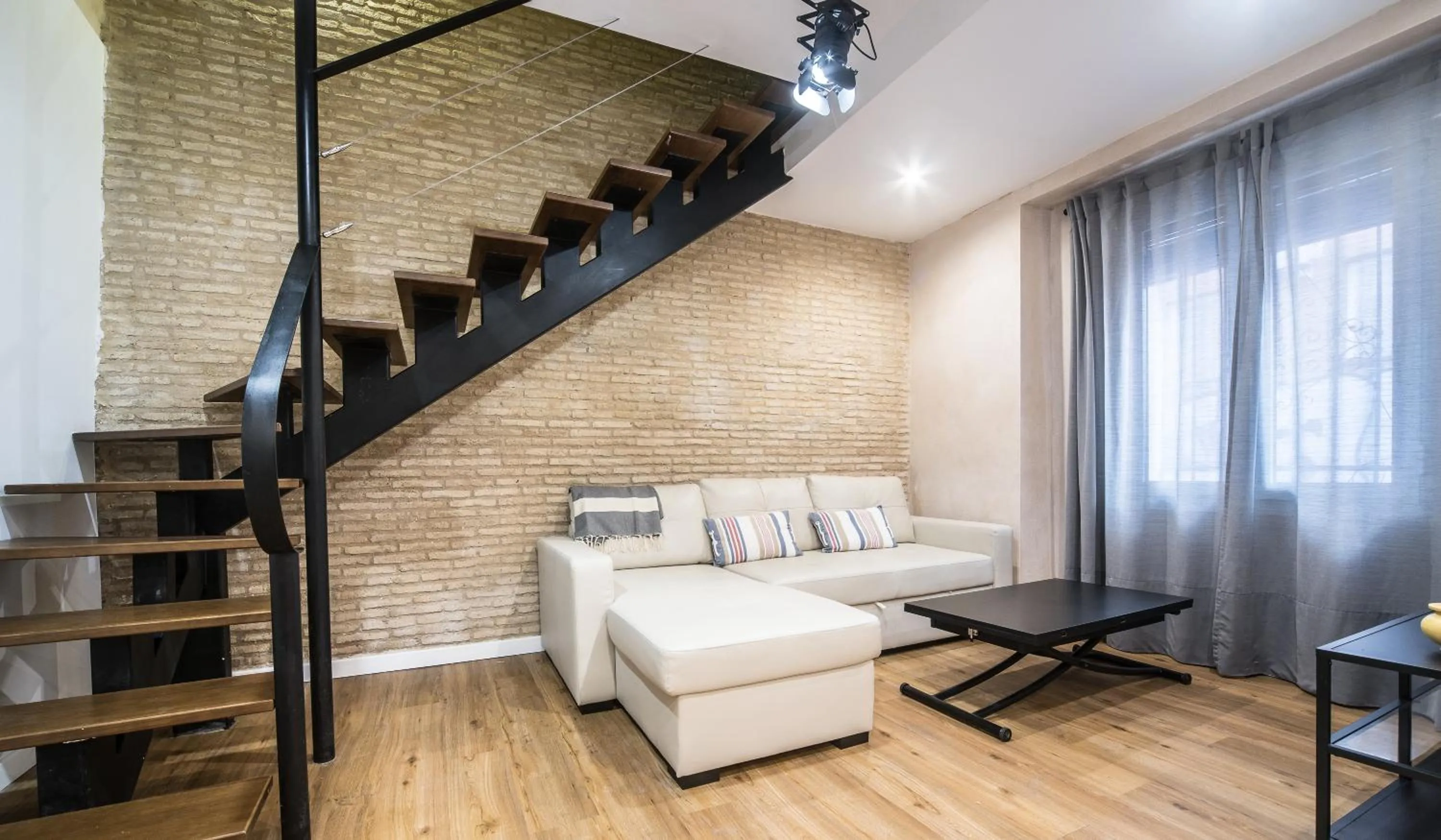REY DE SEVILLA FLATS - Duplex Museo
