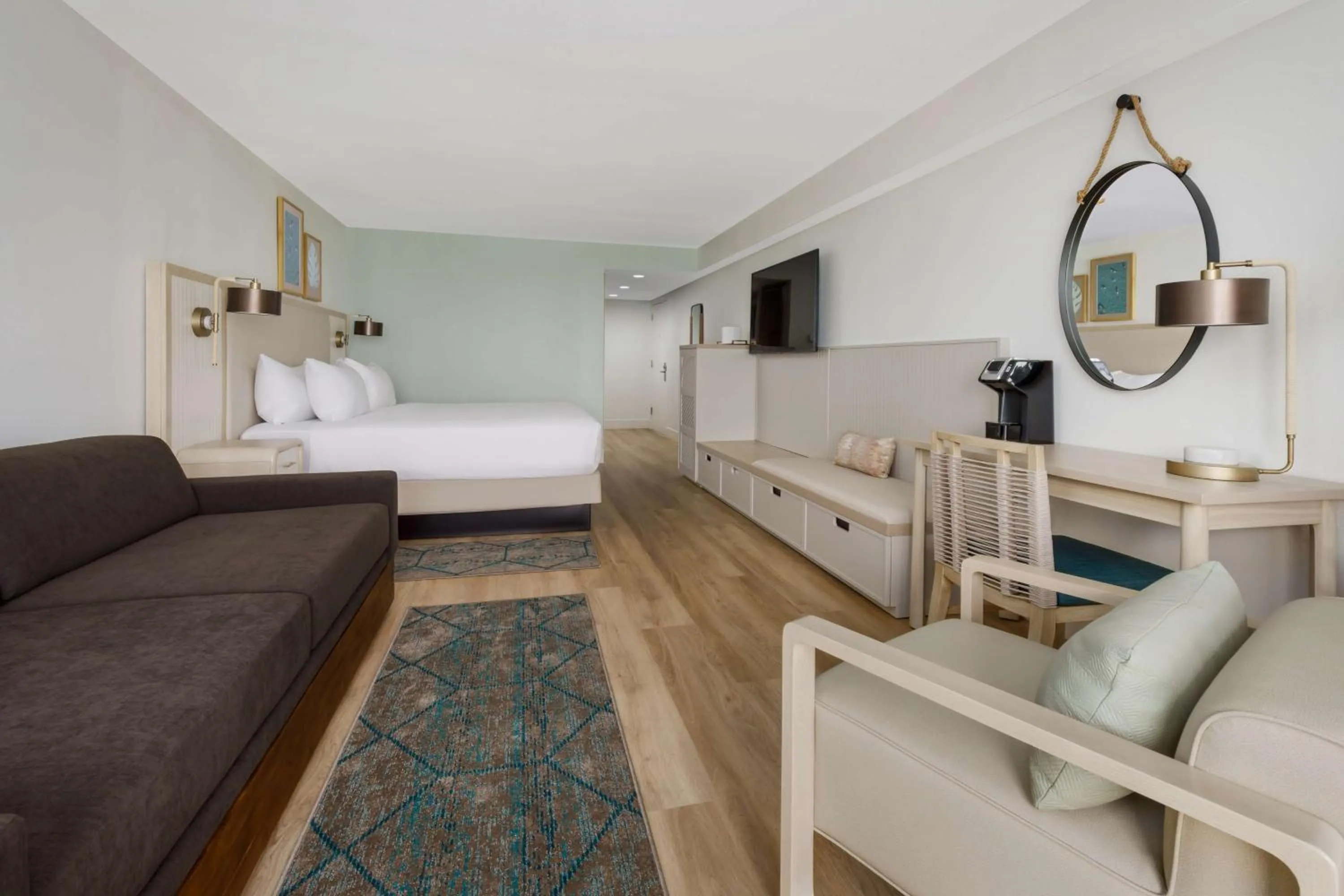 Living room, Bed in Beal House Fort Walton Beach, Tapestry Collection By Hilton