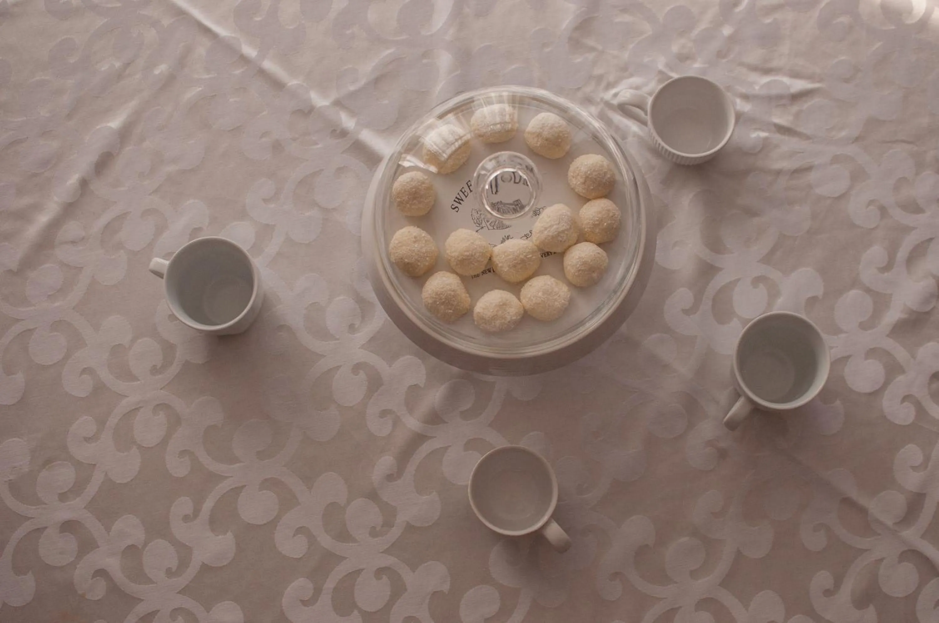 Restaurant/places to eat in Garni Hotel 018 In