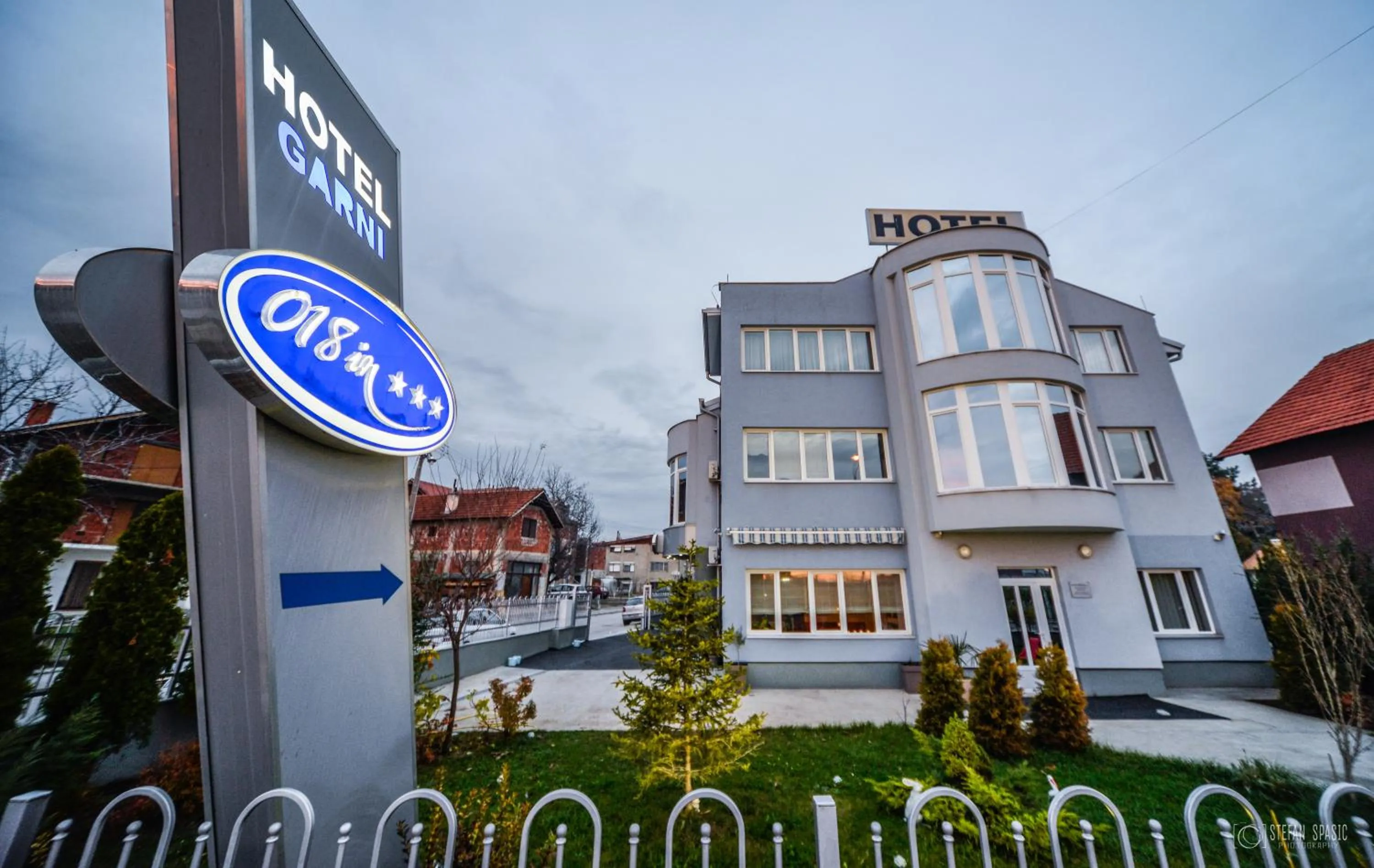 Facade/entrance in Garni Hotel 018 In