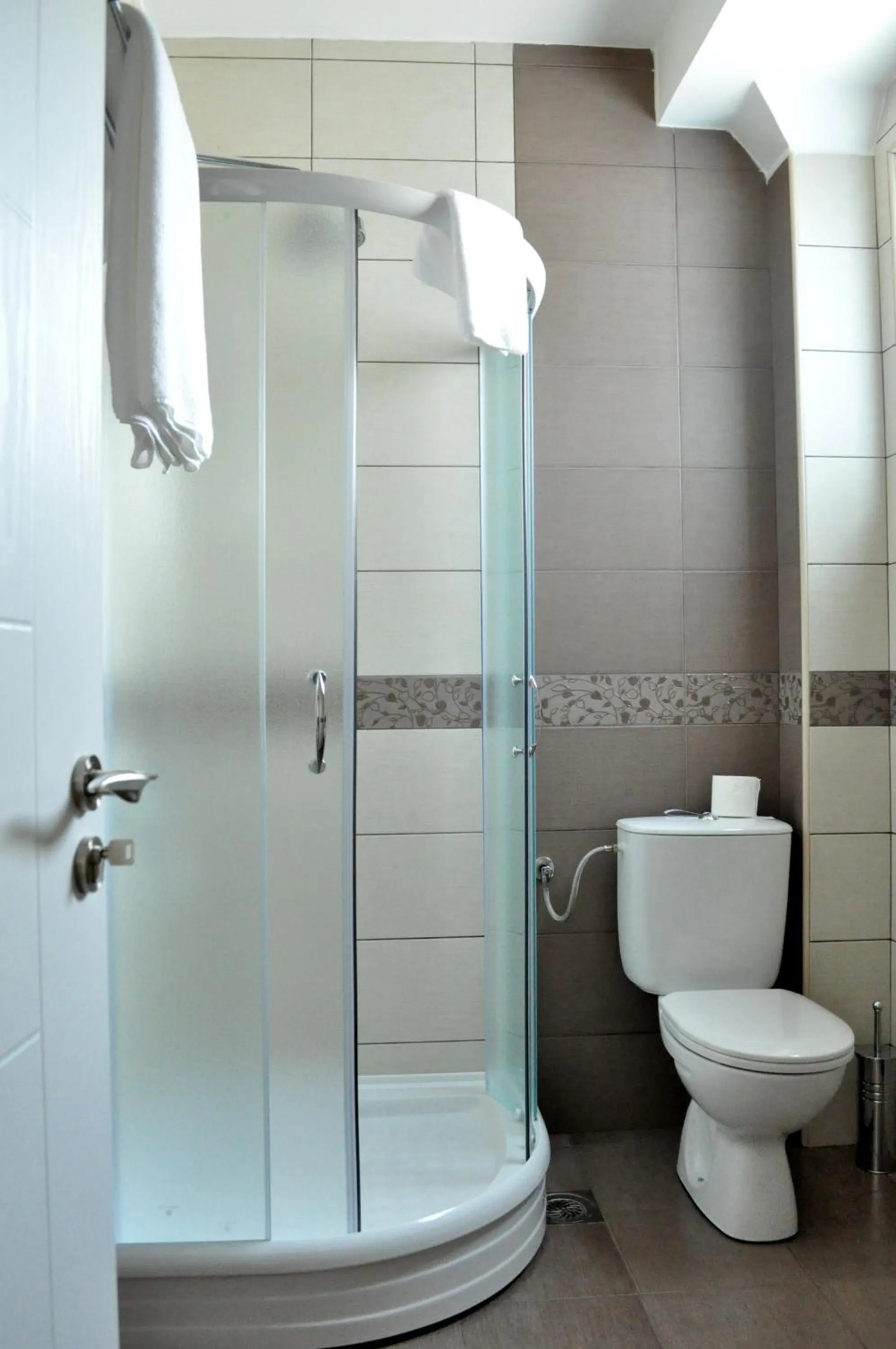 Bathroom in Garni Hotel 018 In