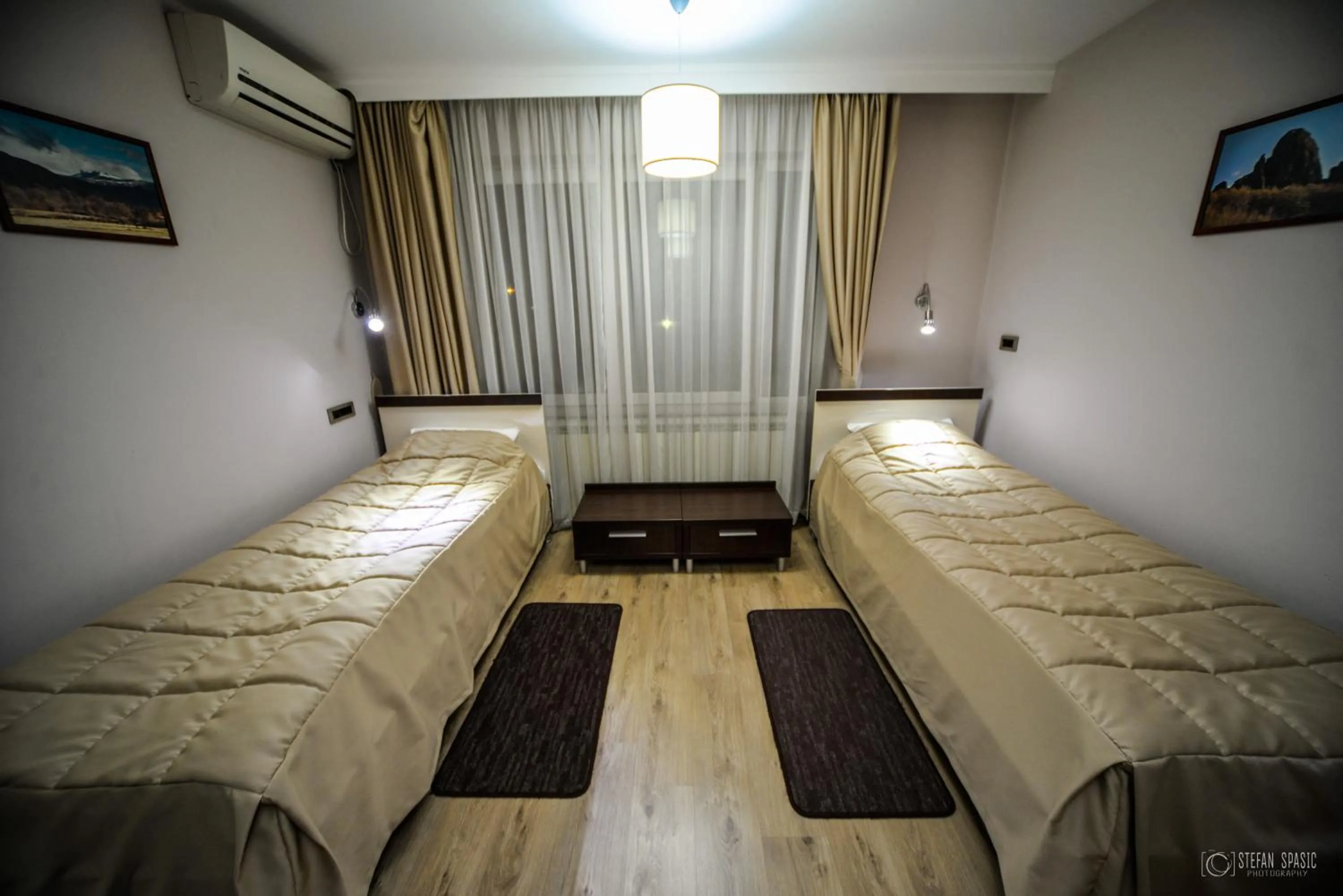 Bedroom, Bed in Garni Hotel 018 In