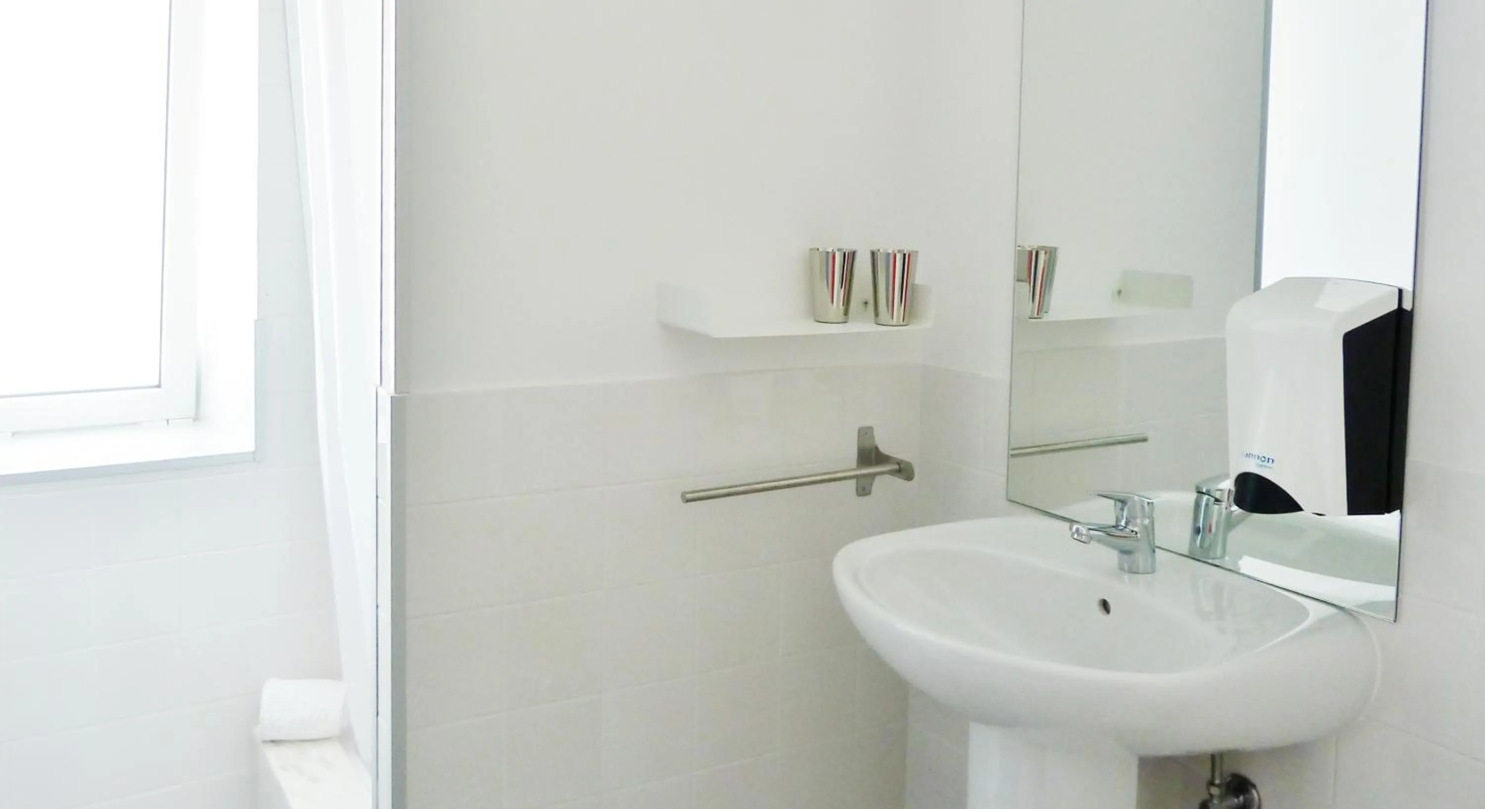 Bathroom in Peneco Albufeira GuestHouse