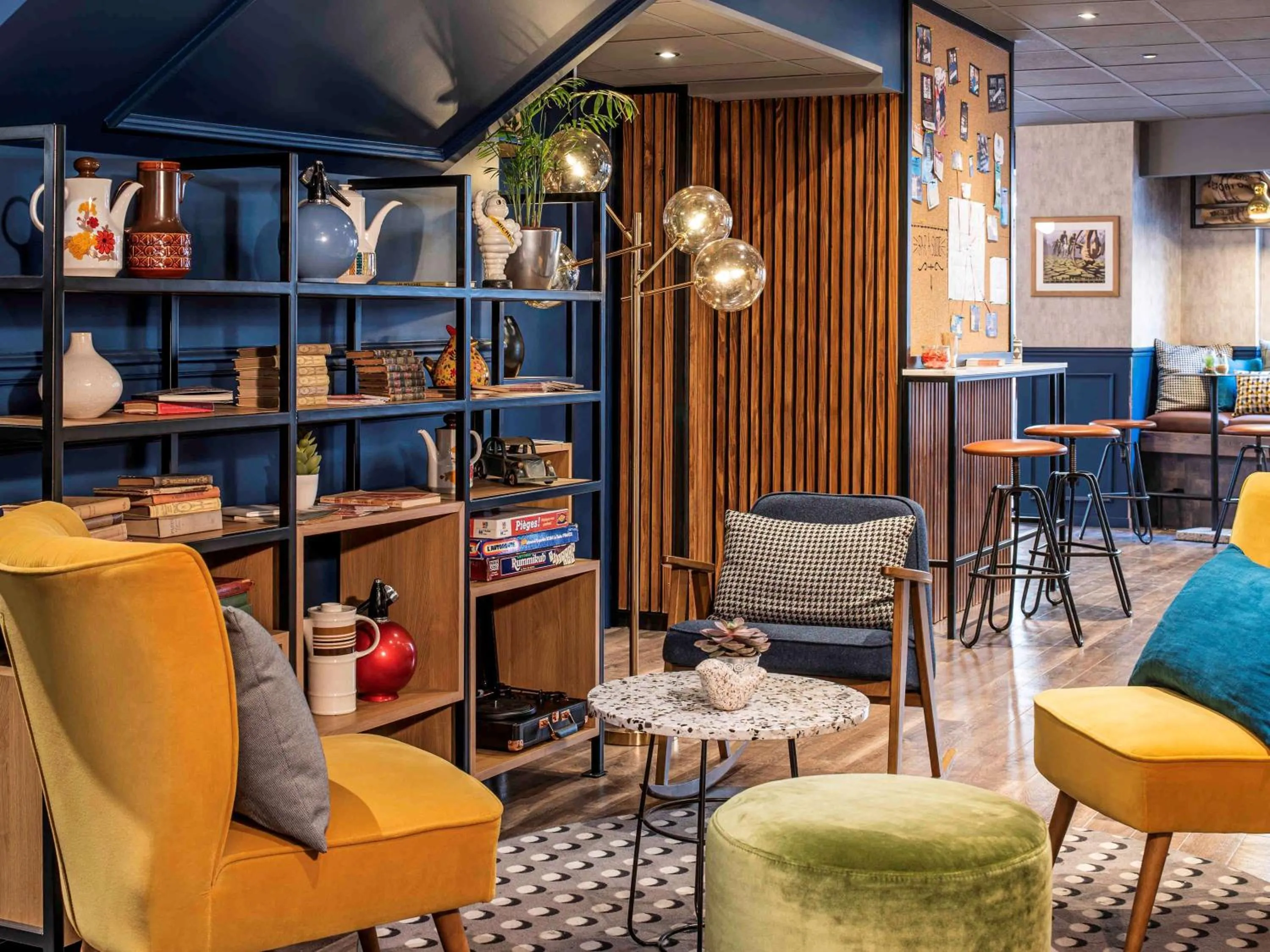 Lounge or bar in ibis Paris Grands Boulevards Opéra 9e