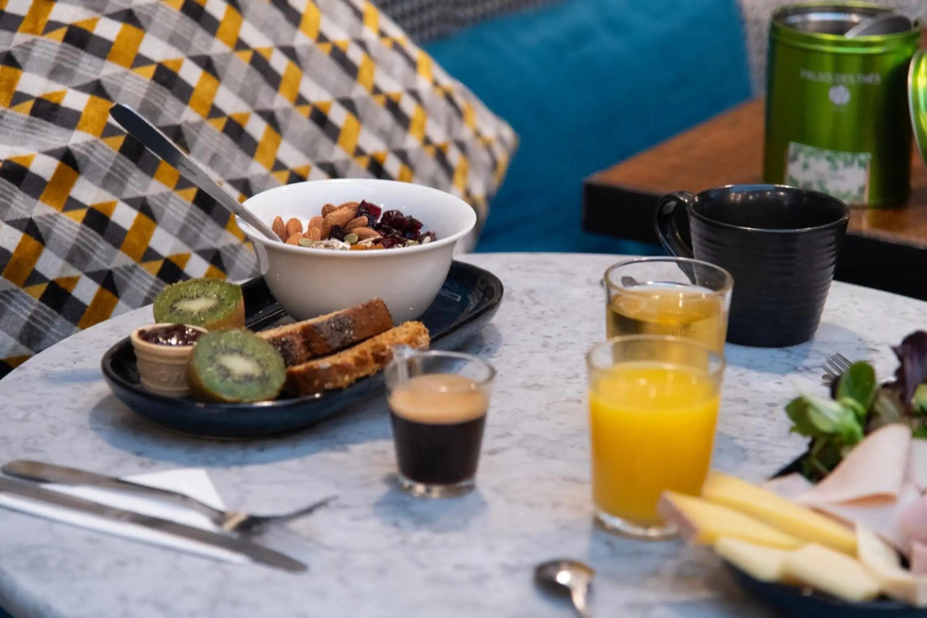 Food and drinks in ibis Paris Grands Boulevards Opéra 9e Food and drinks in ibis Paris Grands Boulevards Opéra 9e