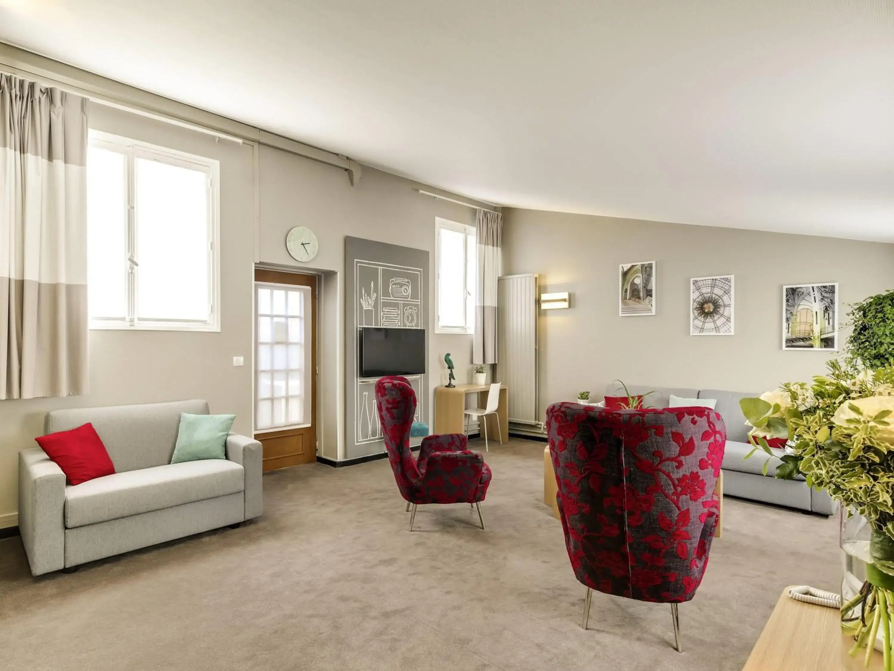 Bedroom in ibis Paris Grands Boulevards Opéra 9e Bedroom in ibis Paris Grands Boulevards Opéra 9e