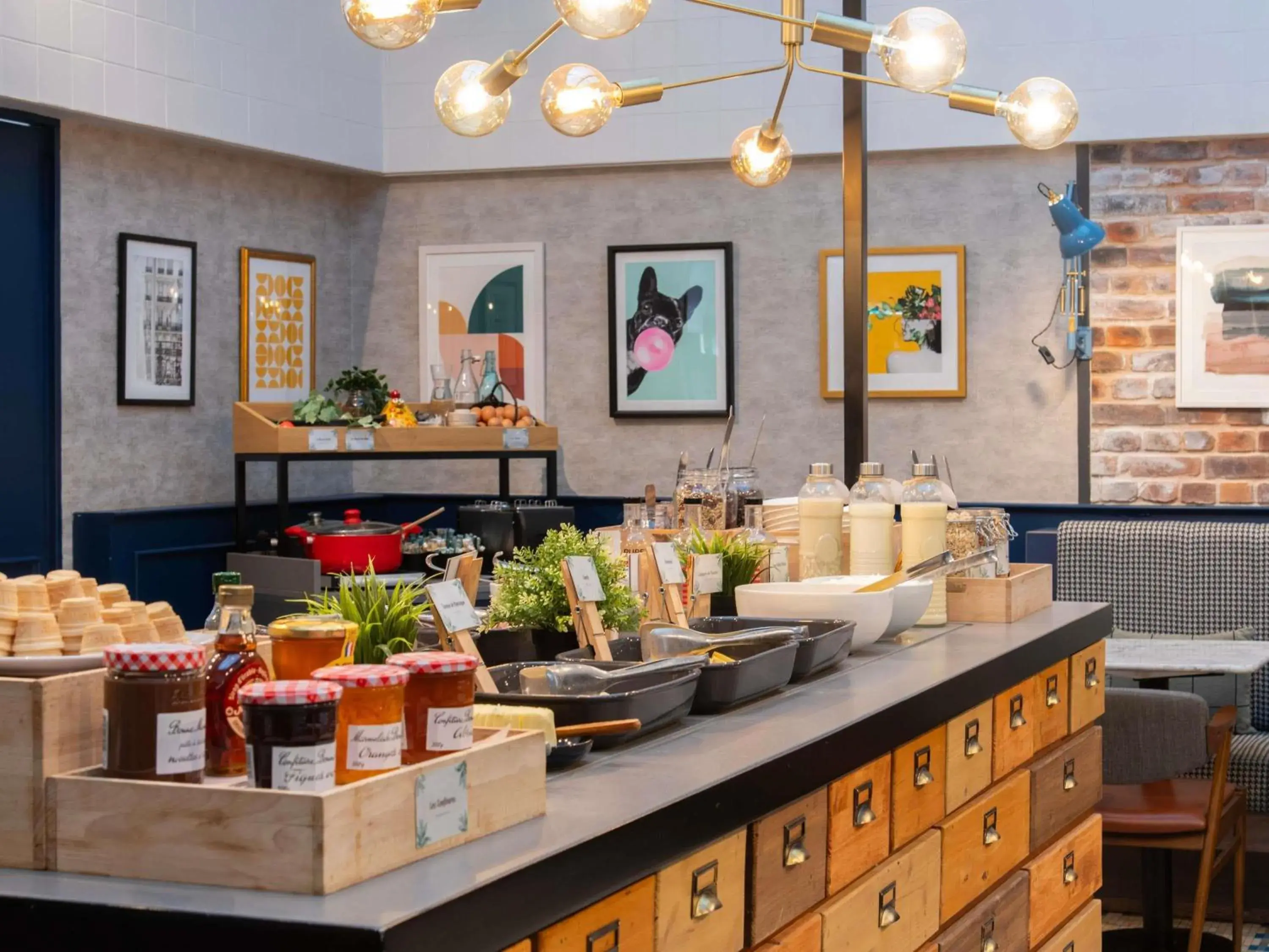 Breakfast in ibis Paris Grands Boulevards Opéra 9e Breakfast in ibis Paris Grands Boulevards Opéra 9e