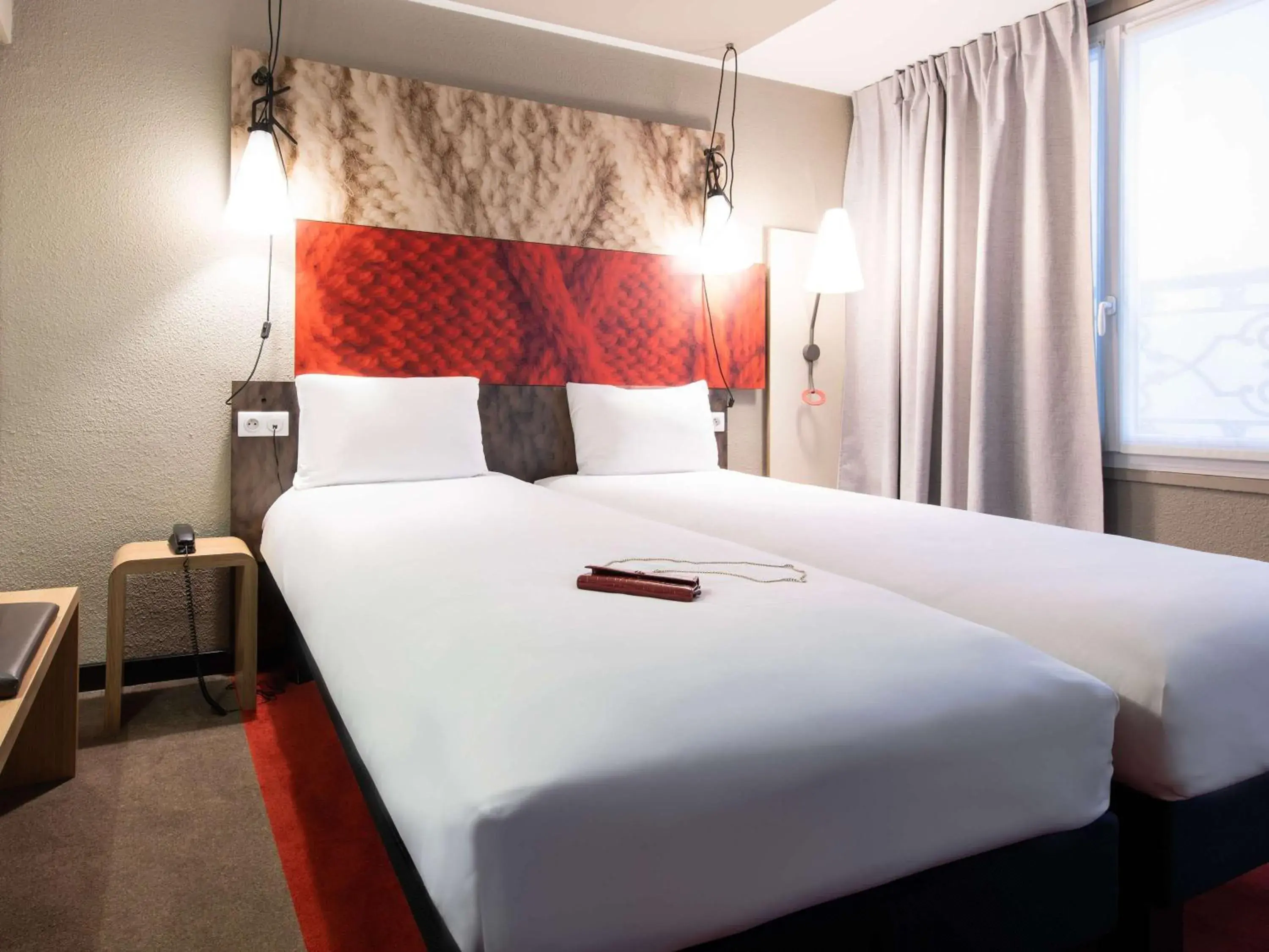 Bedroom, Bed in ibis Paris Grands Boulevards Opéra 9e Bedroom, Bed in ibis Paris Grands Boulevards Opéra 9e