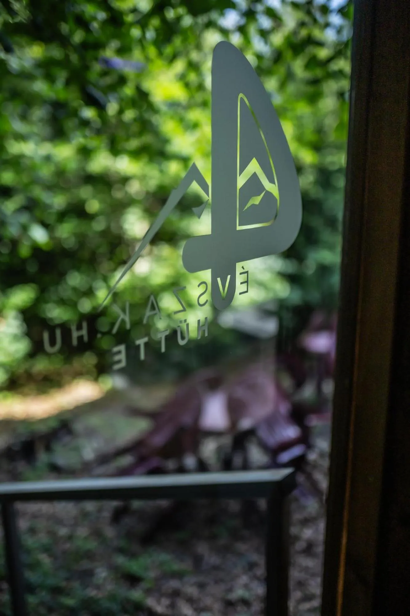 Property logo or sign in 4 Évszak Hegyihotel