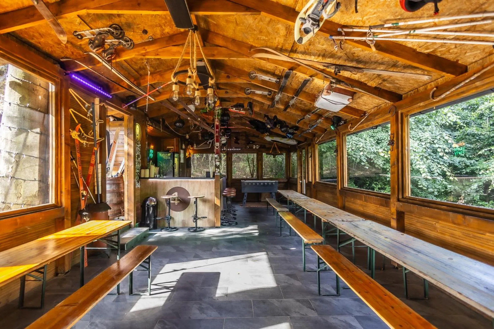 Lounge or bar in 4 Évszak Hegyihotel