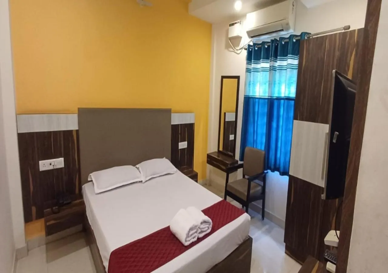 Bedroom, Bed in MM Park Inn