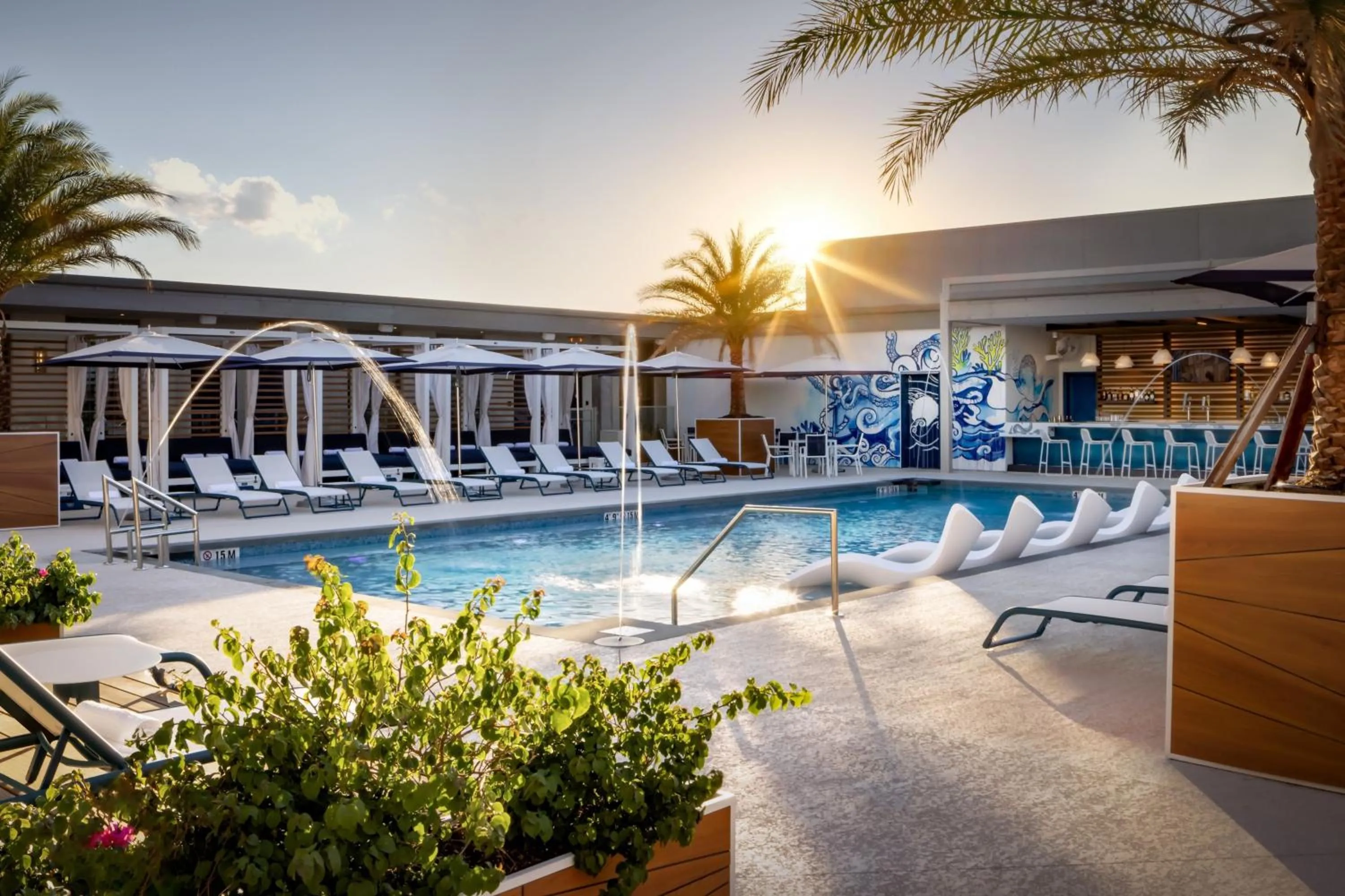 Swimming pool in JW Marriott Savannah Plant Riverside District