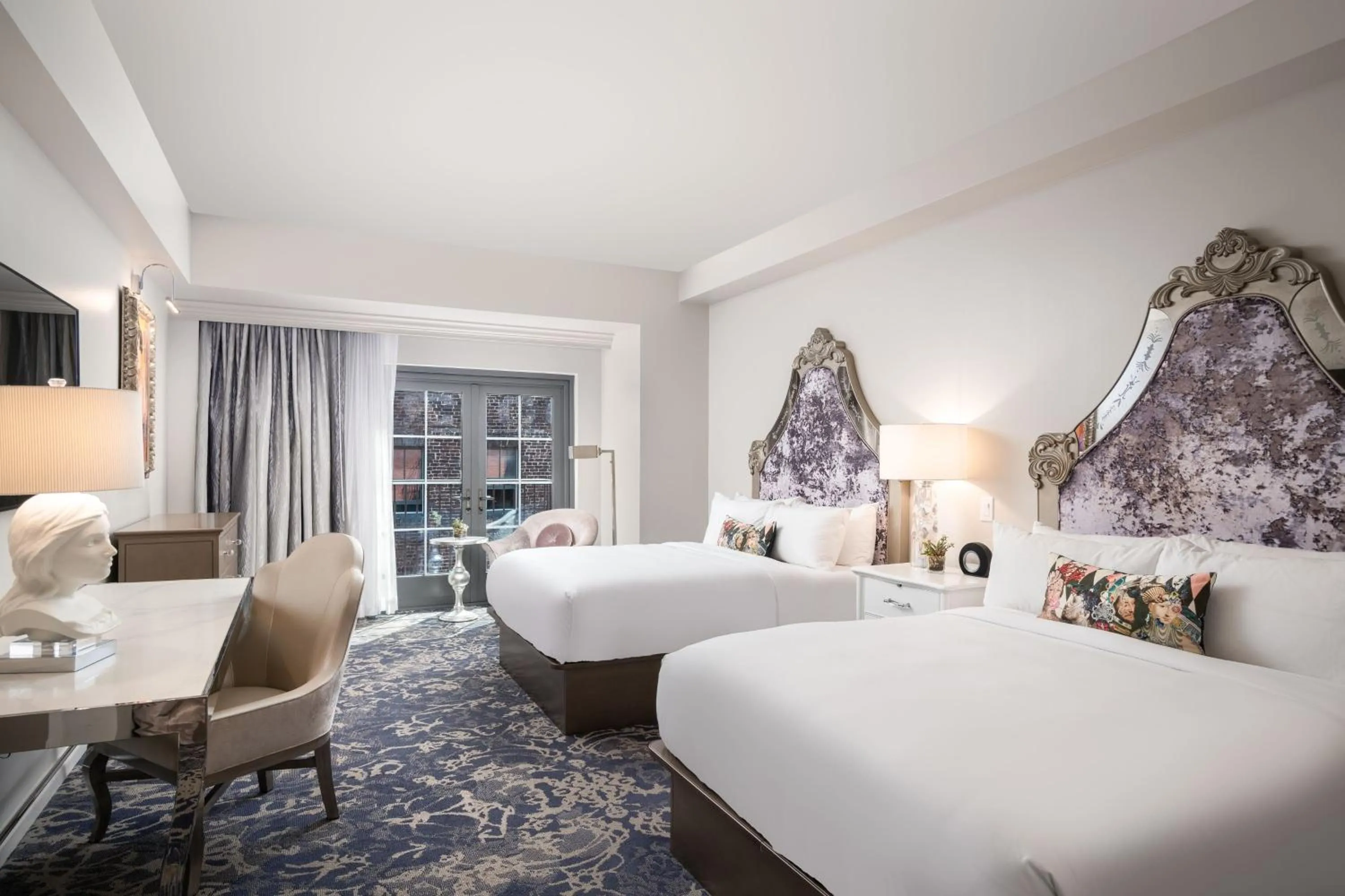 Photo of the whole room, Bed in JW Marriott Savannah Plant Riverside District