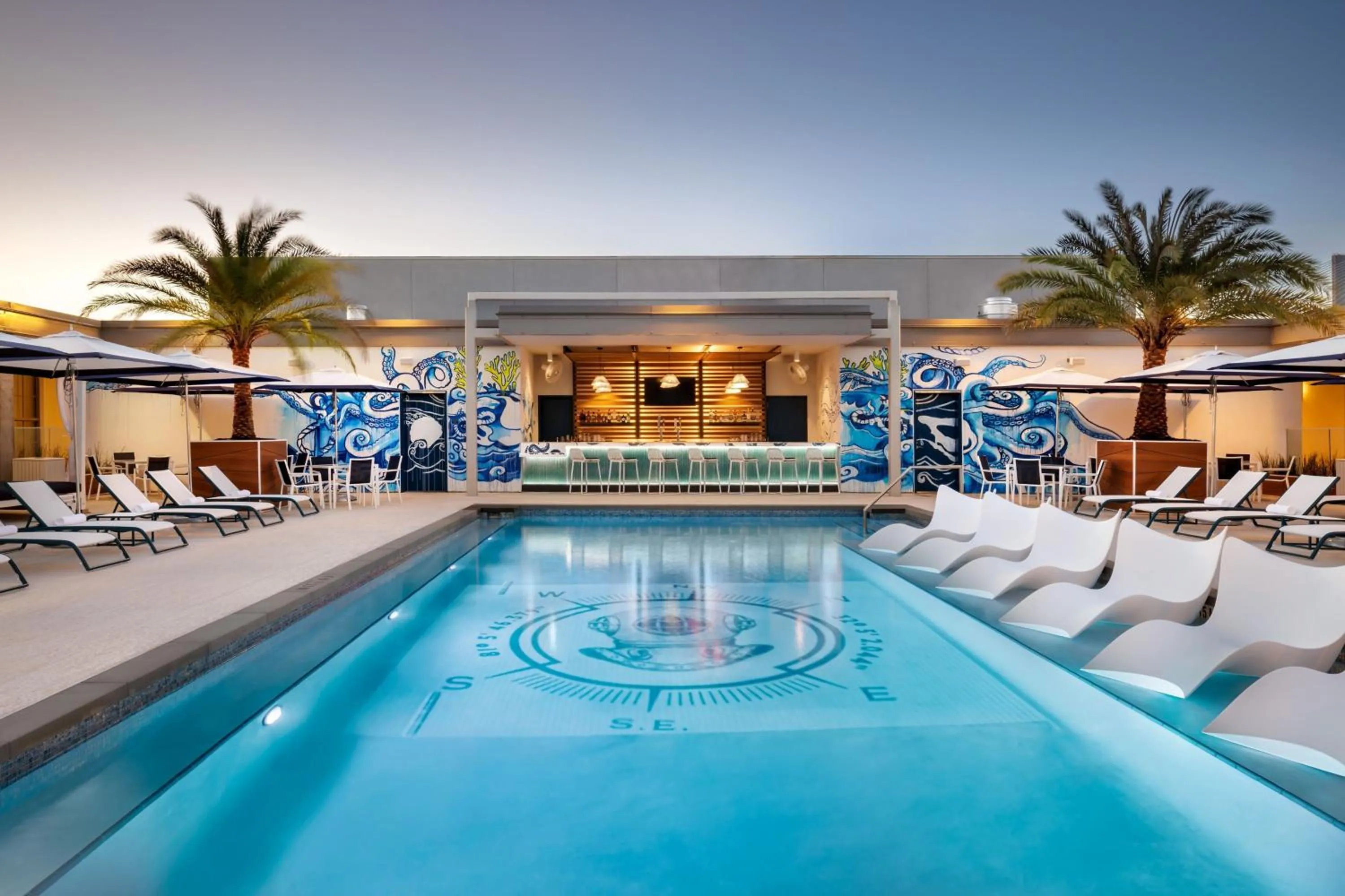 Swimming pool in JW Marriott Savannah Plant Riverside District