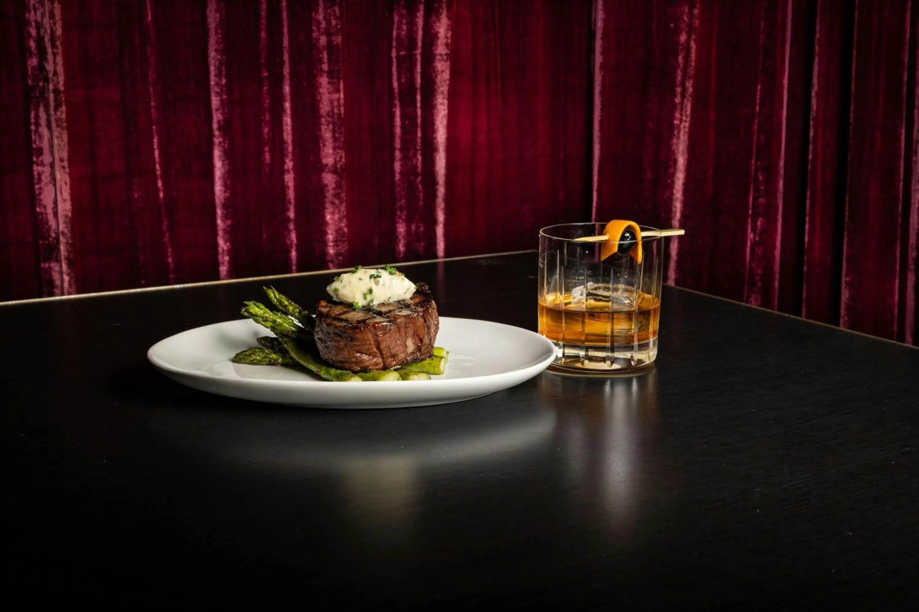 Restaurant/places to eat in JW Marriott Savannah Plant Riverside District