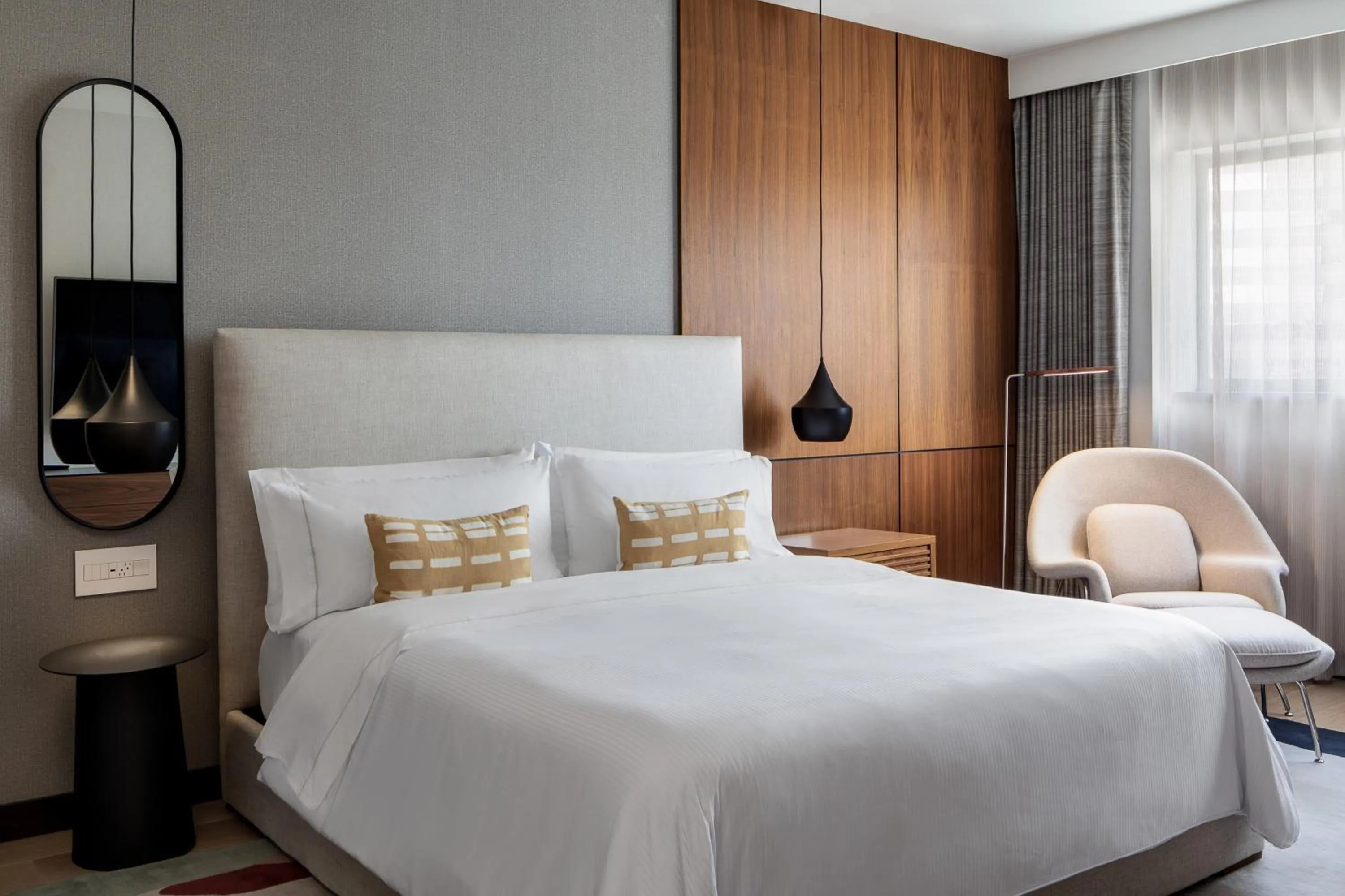 Photo of the whole room, Bed in The Westin Houston Medical Center - Museum District