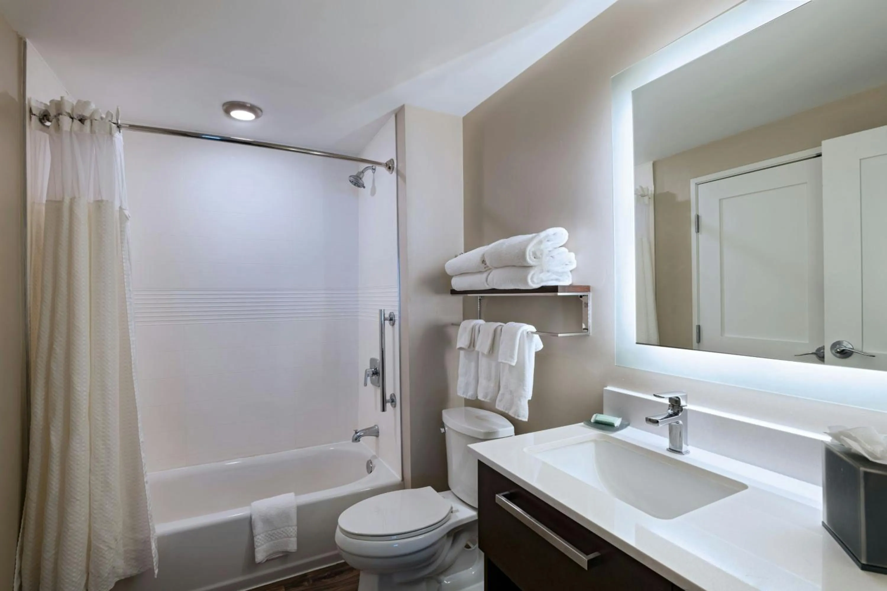 Bathroom in TownePlace Suites El Paso North