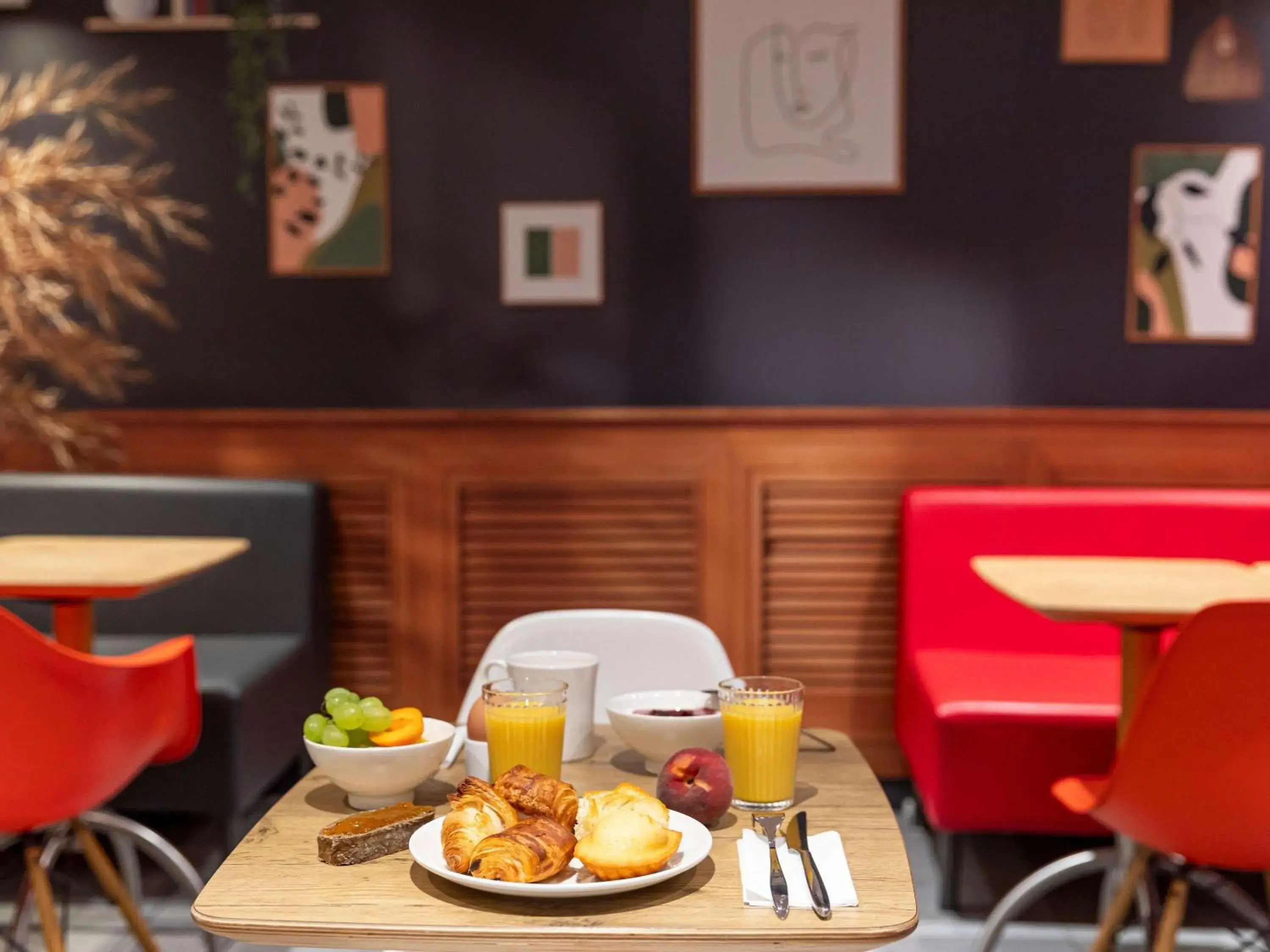 Breakfast in ibis Daumesnil Porte Doree Breakfast in ibis Daumesnil Porte Doree