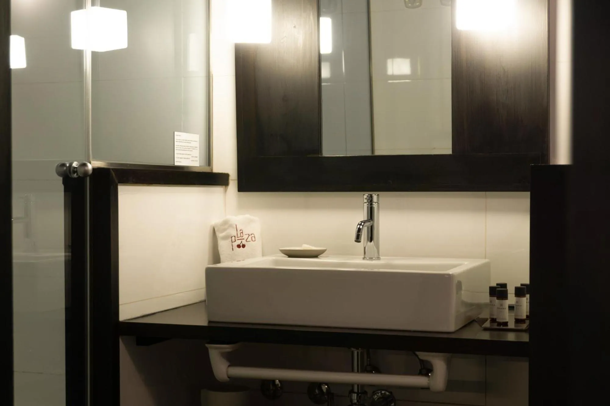 Bathroom in La Plaza