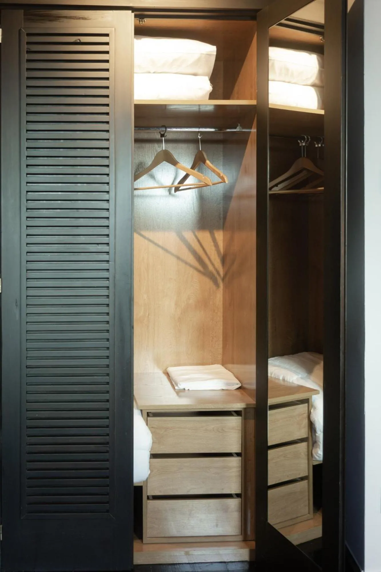 wardrobe in La Plaza