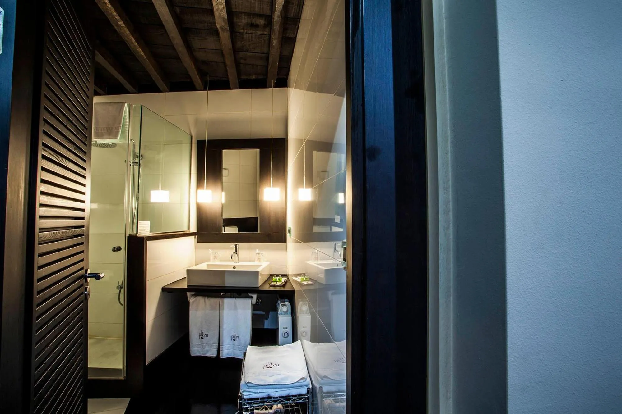 Bathroom in La Plaza