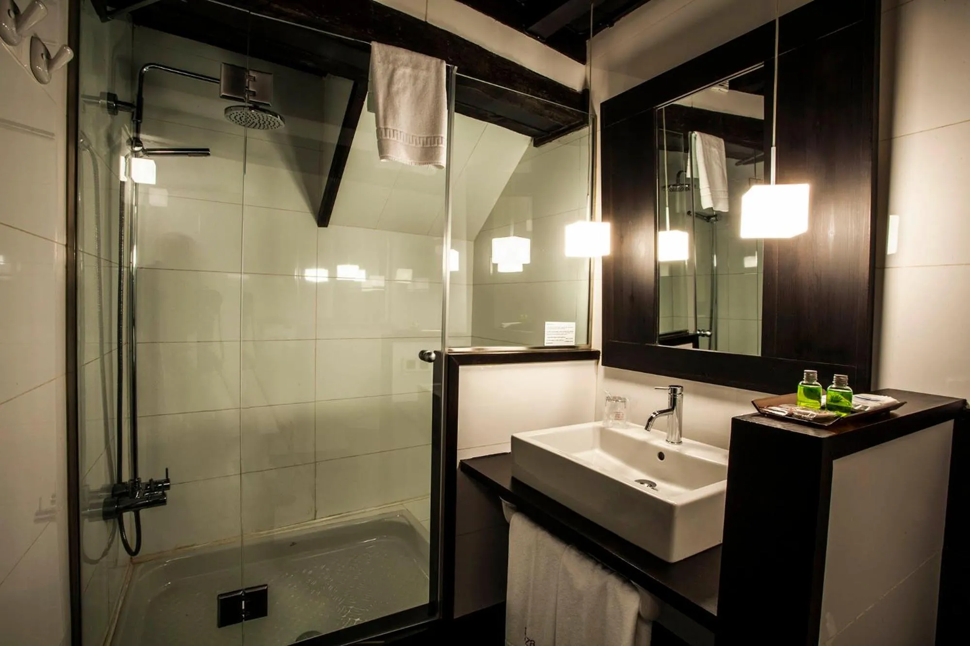 Shower in La Plaza