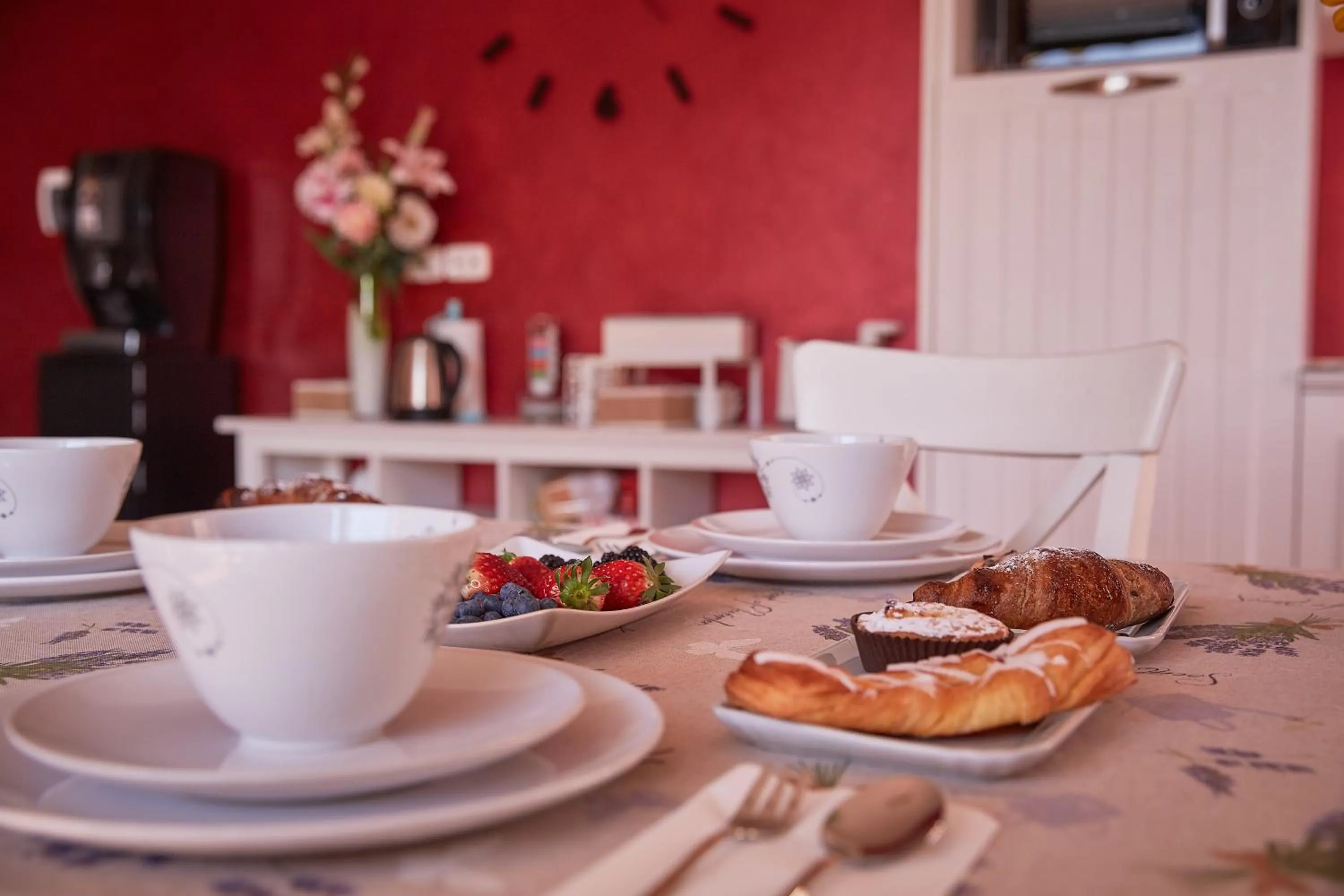 Food and drinks in Cento Passi dal Duomo B&B