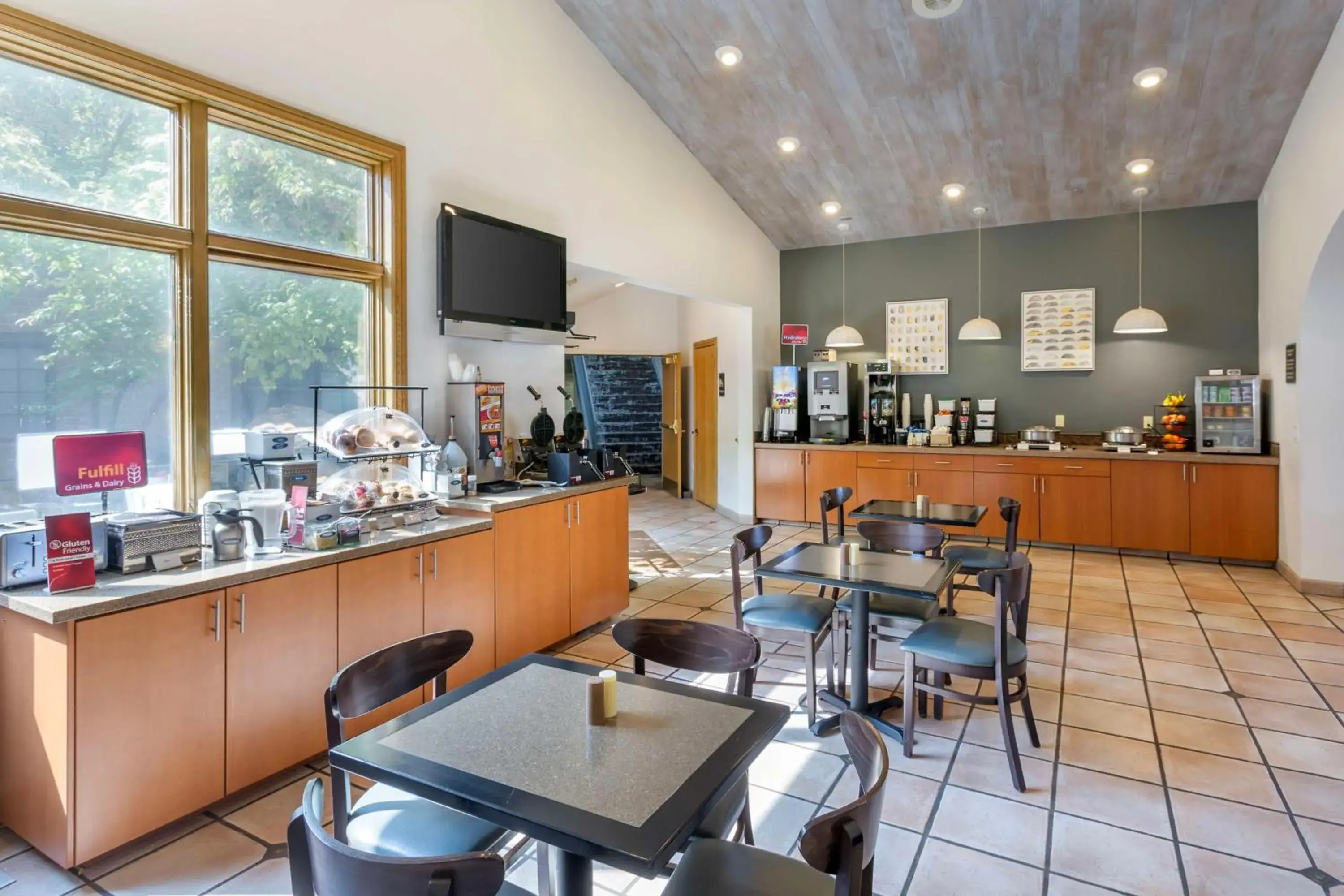 Breakfast in Best Western PLUS Cotton Tree Inn Breakfast in Best Western PLUS Cotton Tree Inn