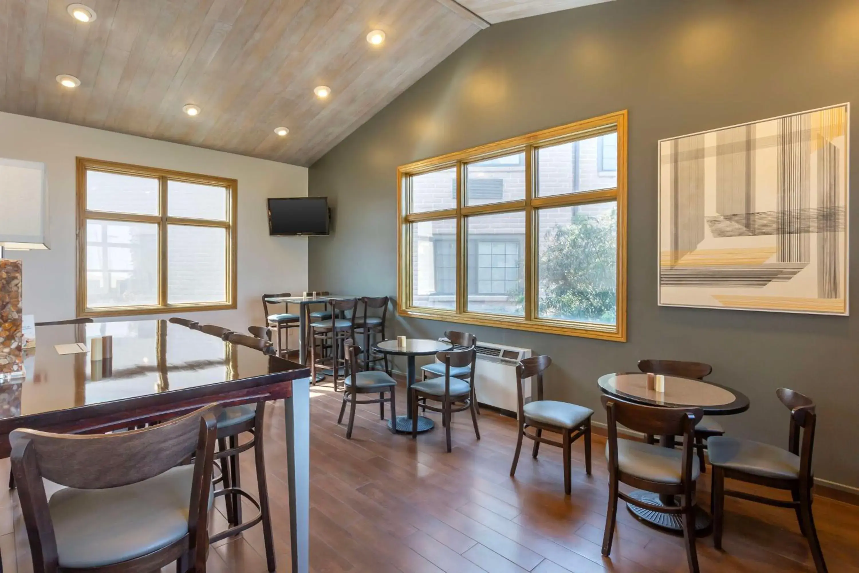 Breakfast in Best Western PLUS Cotton Tree Inn Breakfast in Best Western PLUS Cotton Tree Inn