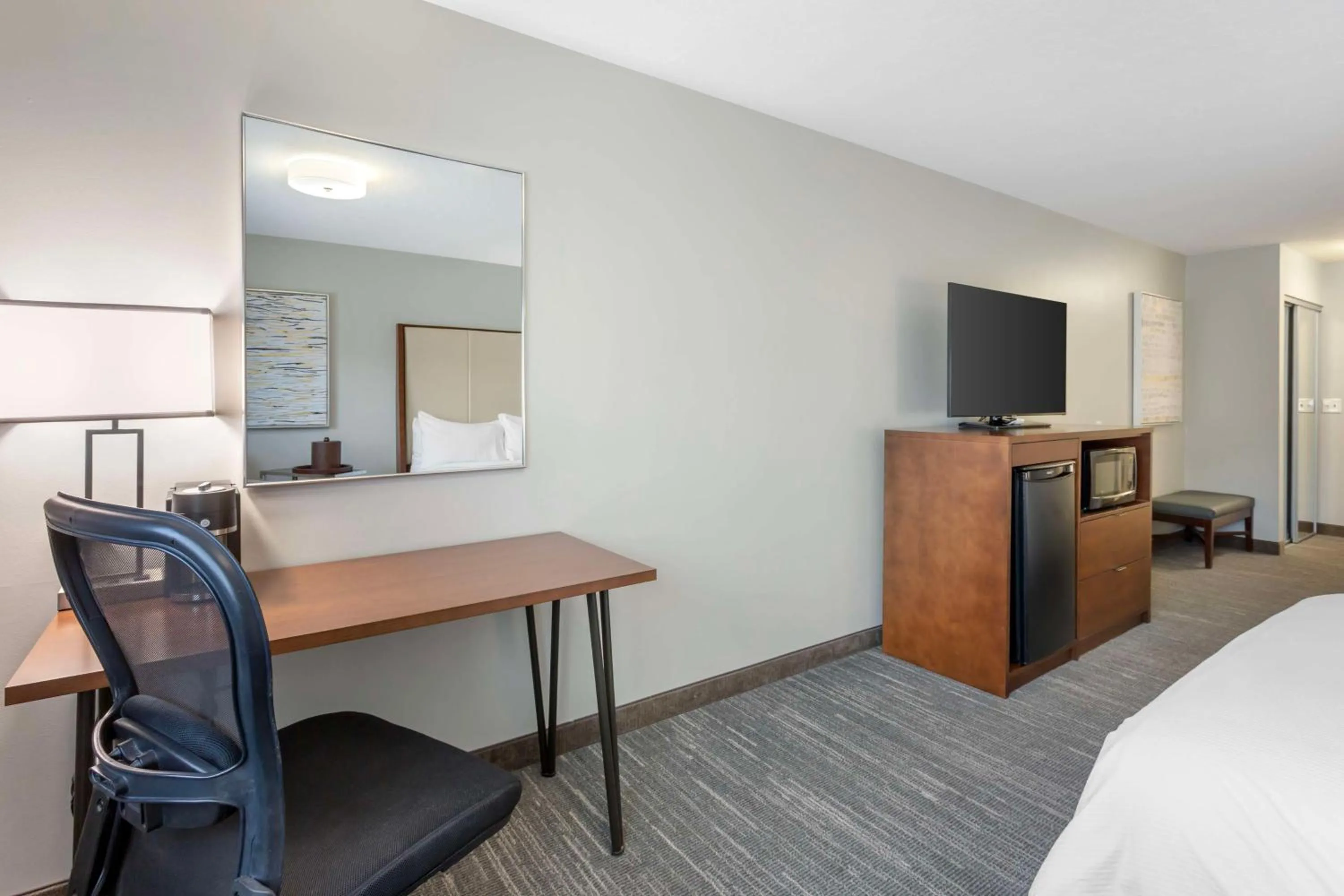 Bedroom, Bed in Best Western PLUS Cotton Tree Inn