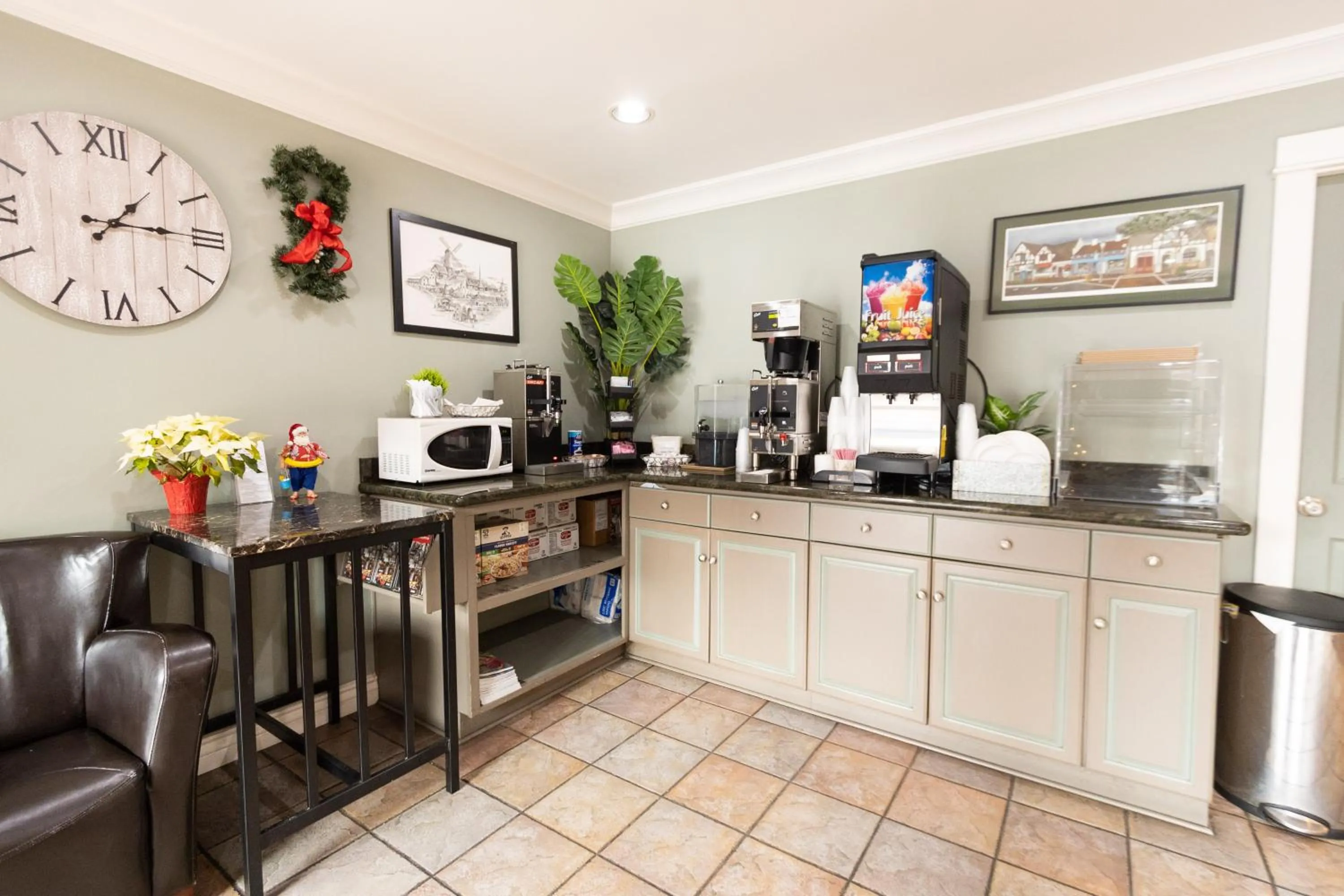 Lobby or reception in King Frederik Inn