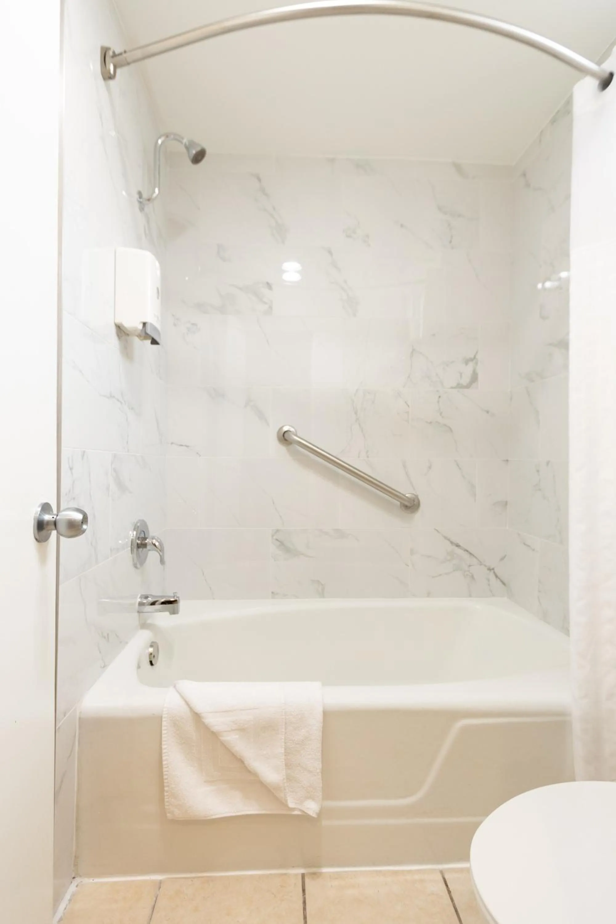 Shower in King Frederik Inn