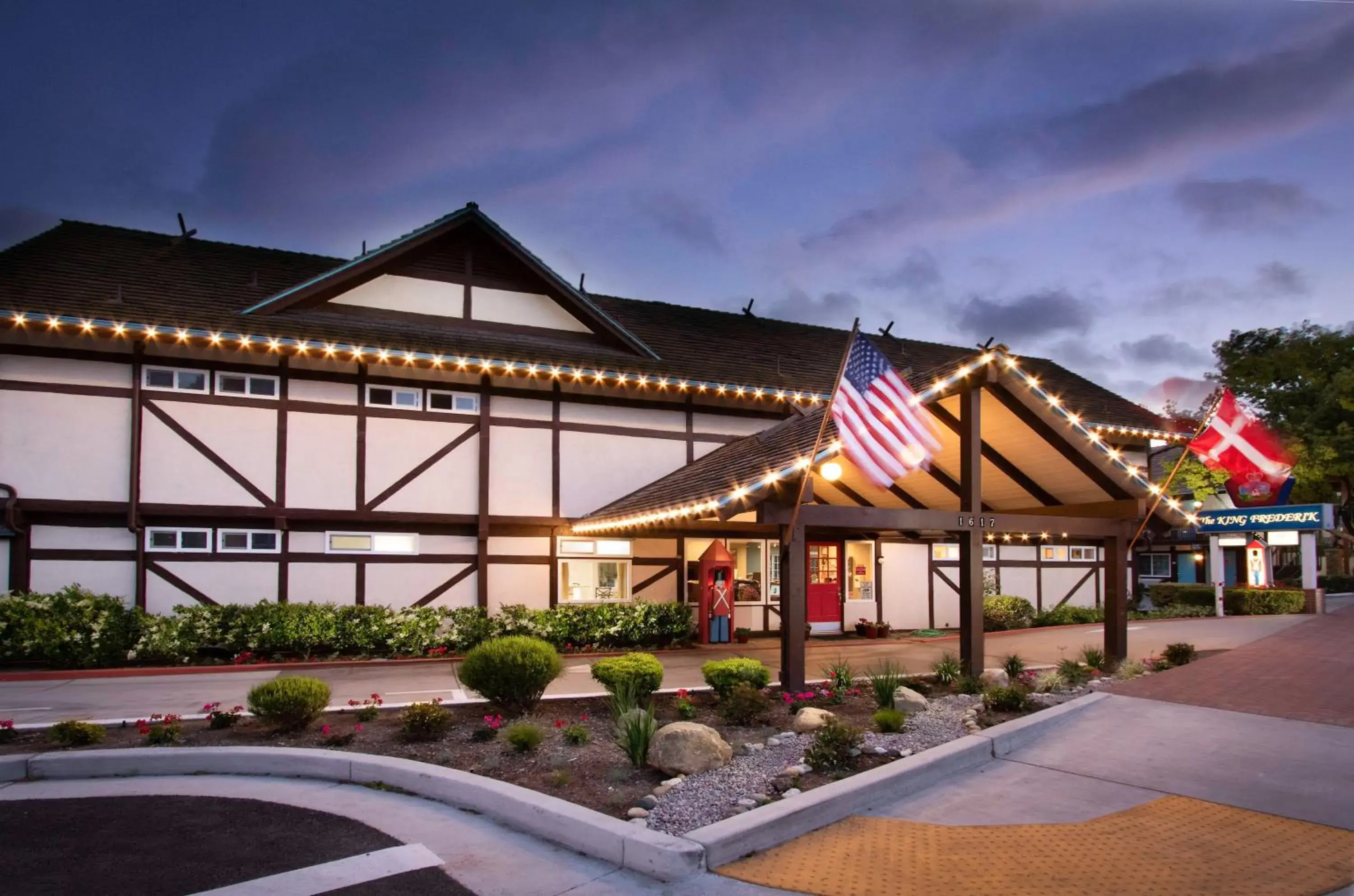 Property building in King Frederik Inn Property building in King Frederik Inn