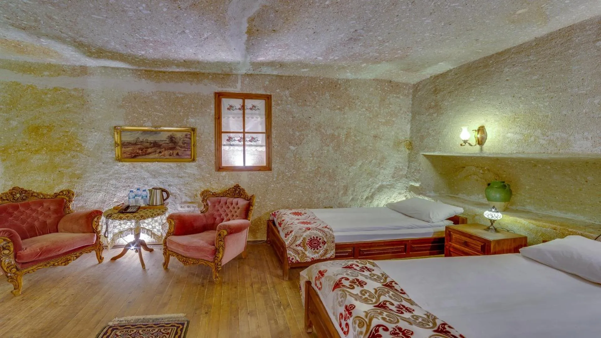 Photo of the whole room, Bed in Cappadocia Abras Cave Hotel