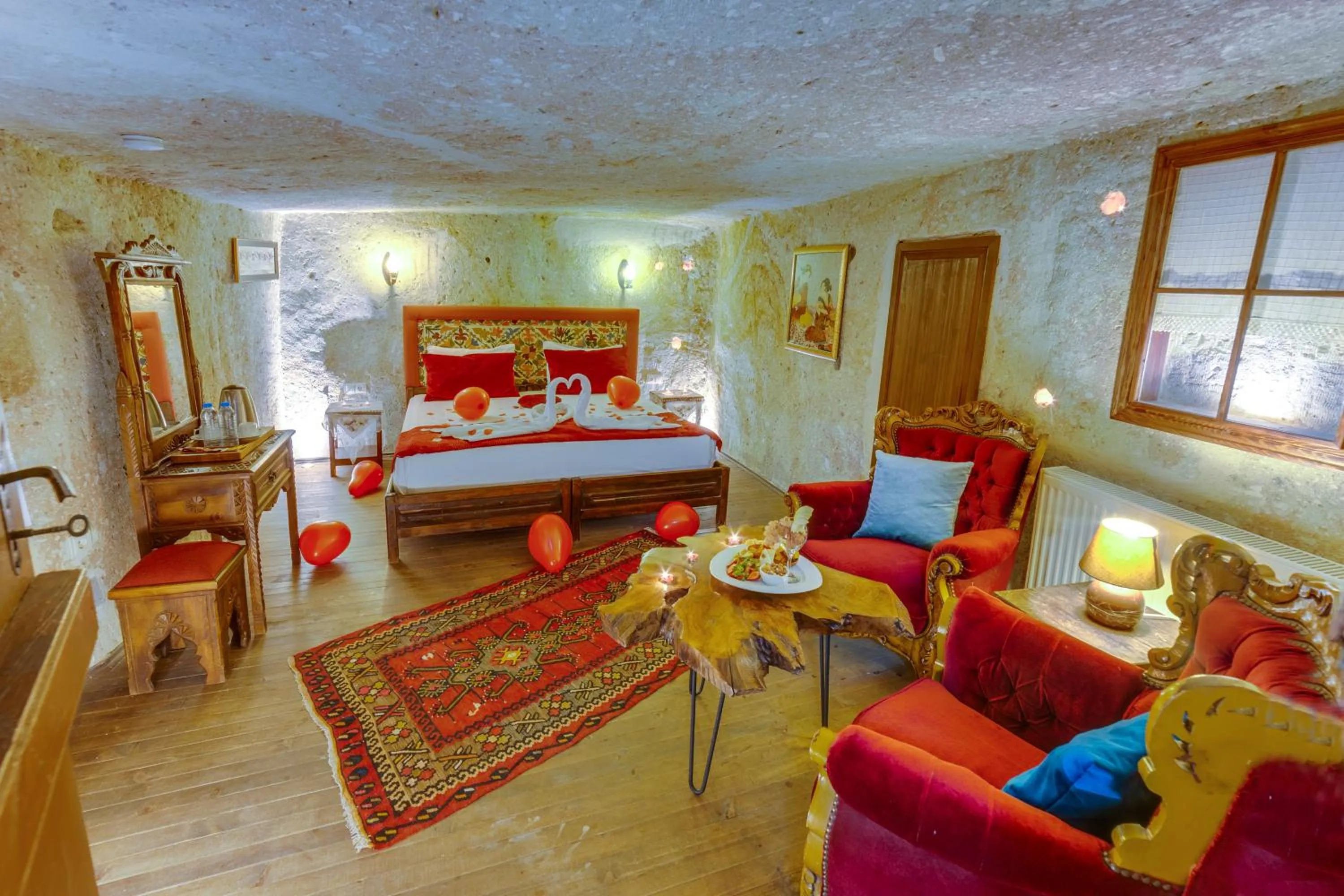 Photo of the whole room, Bed in Cappadocia Abras Cave Hotel