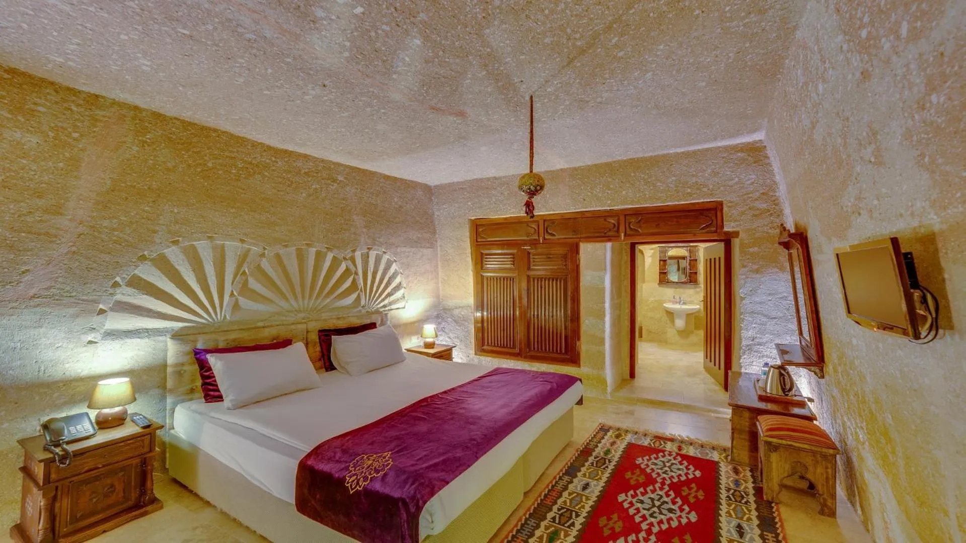Photo of the whole room, Bed in Cappadocia Abras Cave Hotel