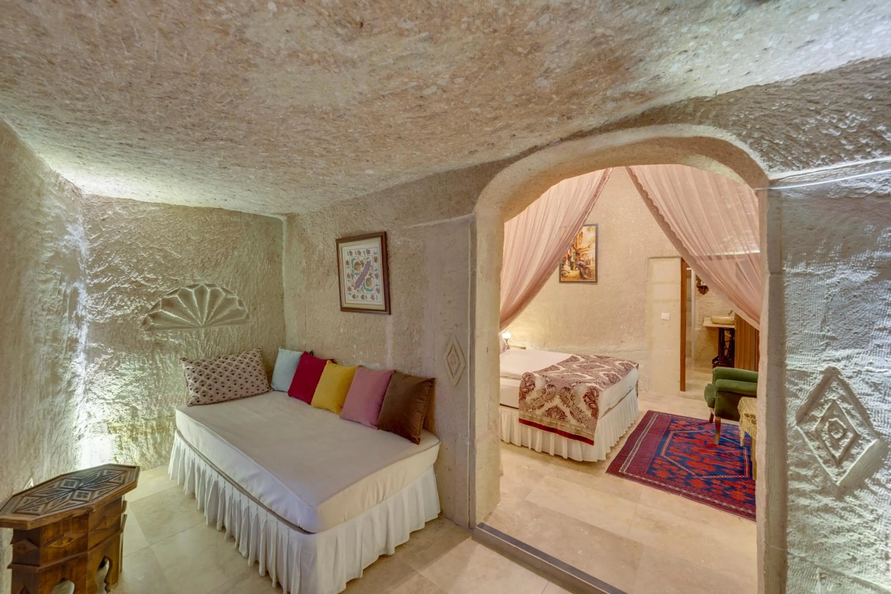 Living room, Bed in Cappadocia Abras Cave Hotel