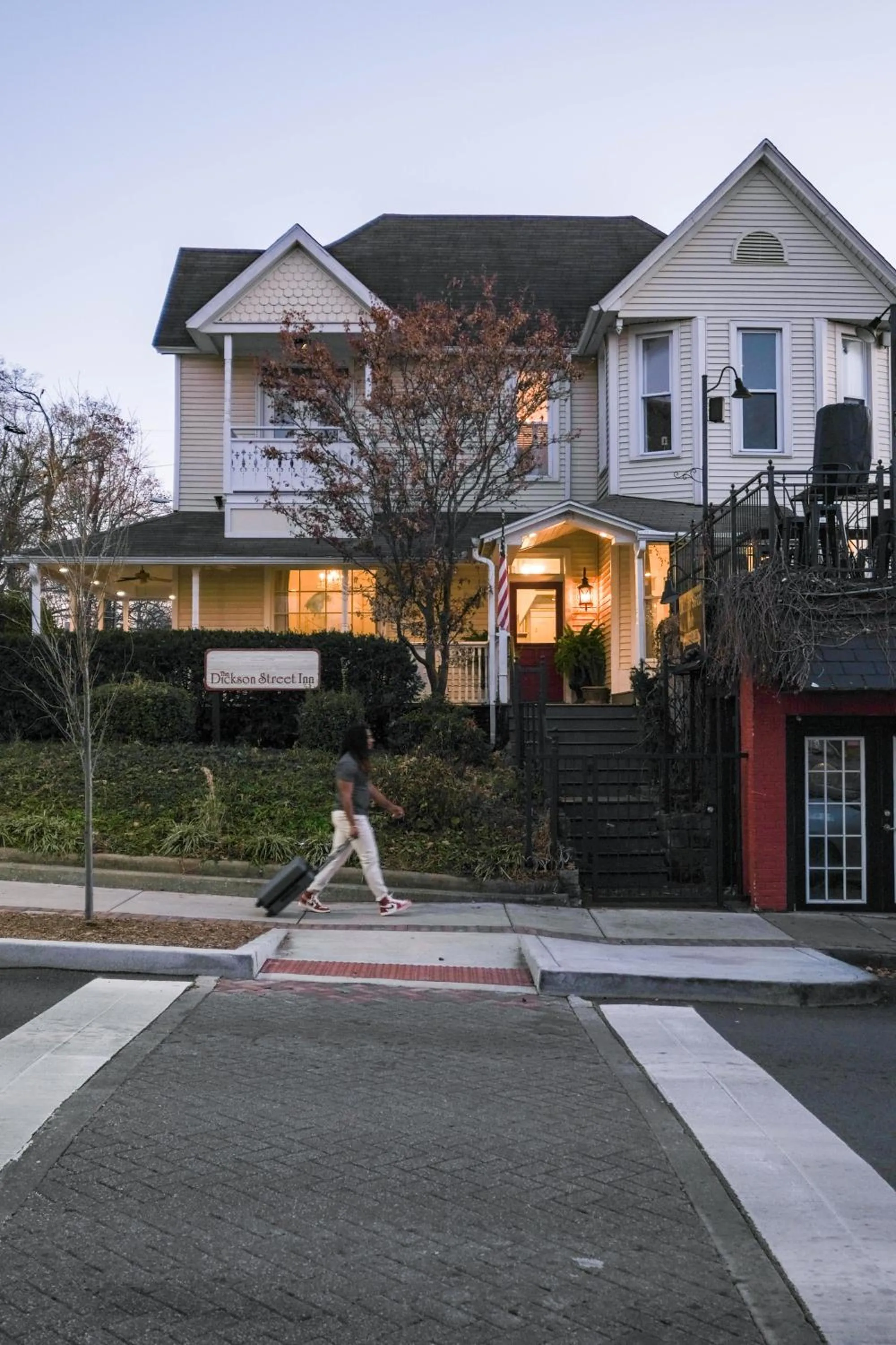 Dickson Street Inn