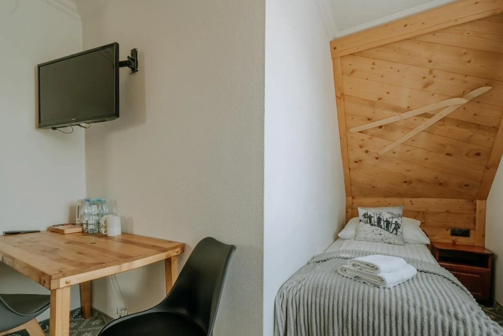 Communal lounge/ TV room, Bed in Willa Swoboda Garden Spa