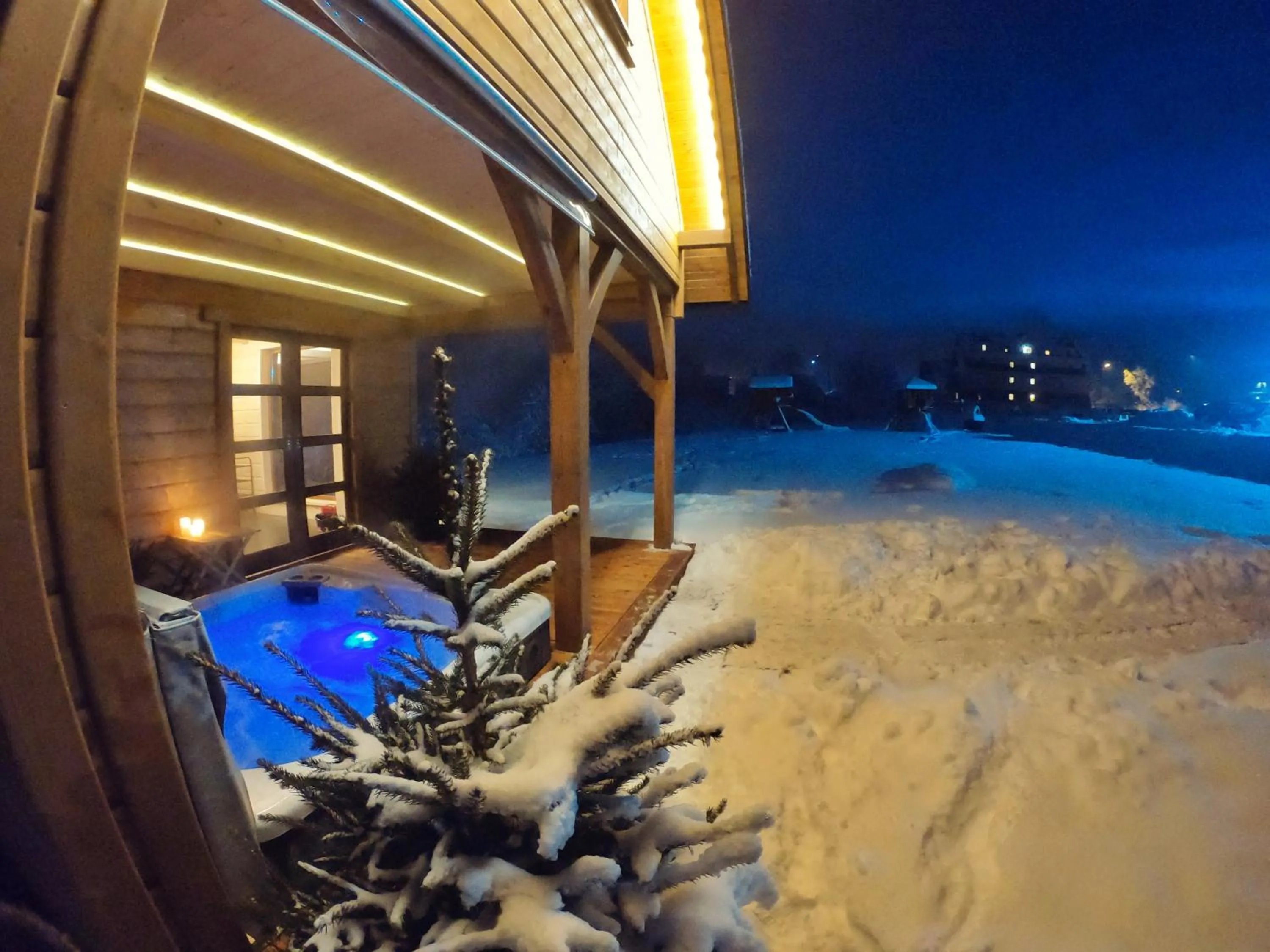 Hot Tub in Willa Swoboda Garden Spa