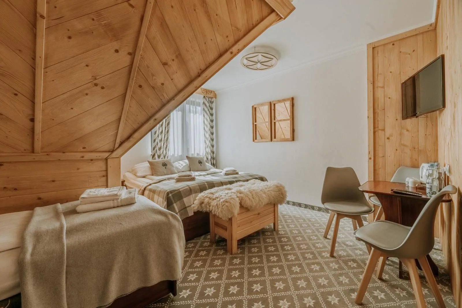 Communal lounge/ TV room, Bed in Willa Swoboda Garden Spa