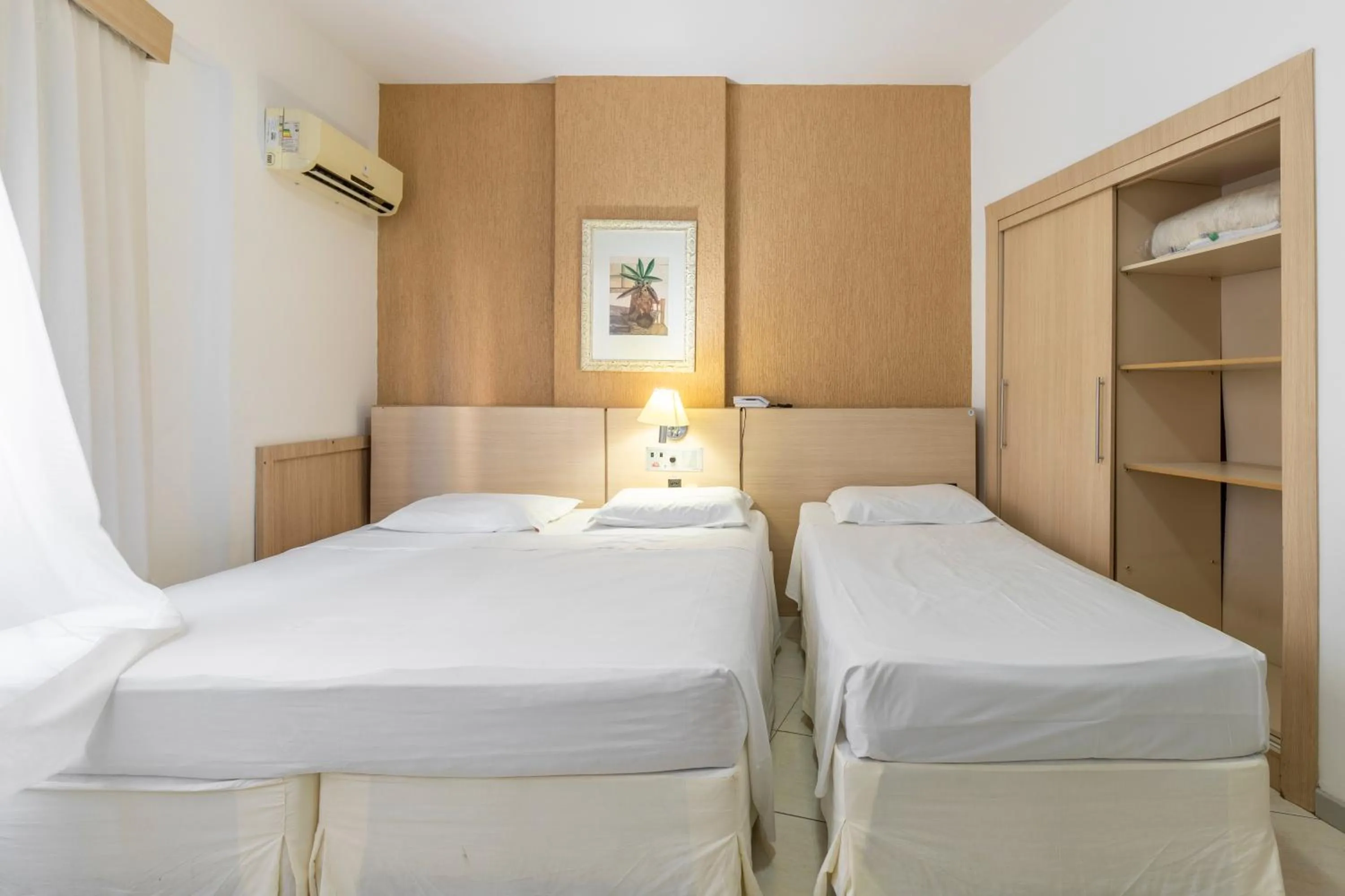 Bedroom, Bed in Hotel Ilha da Madeira