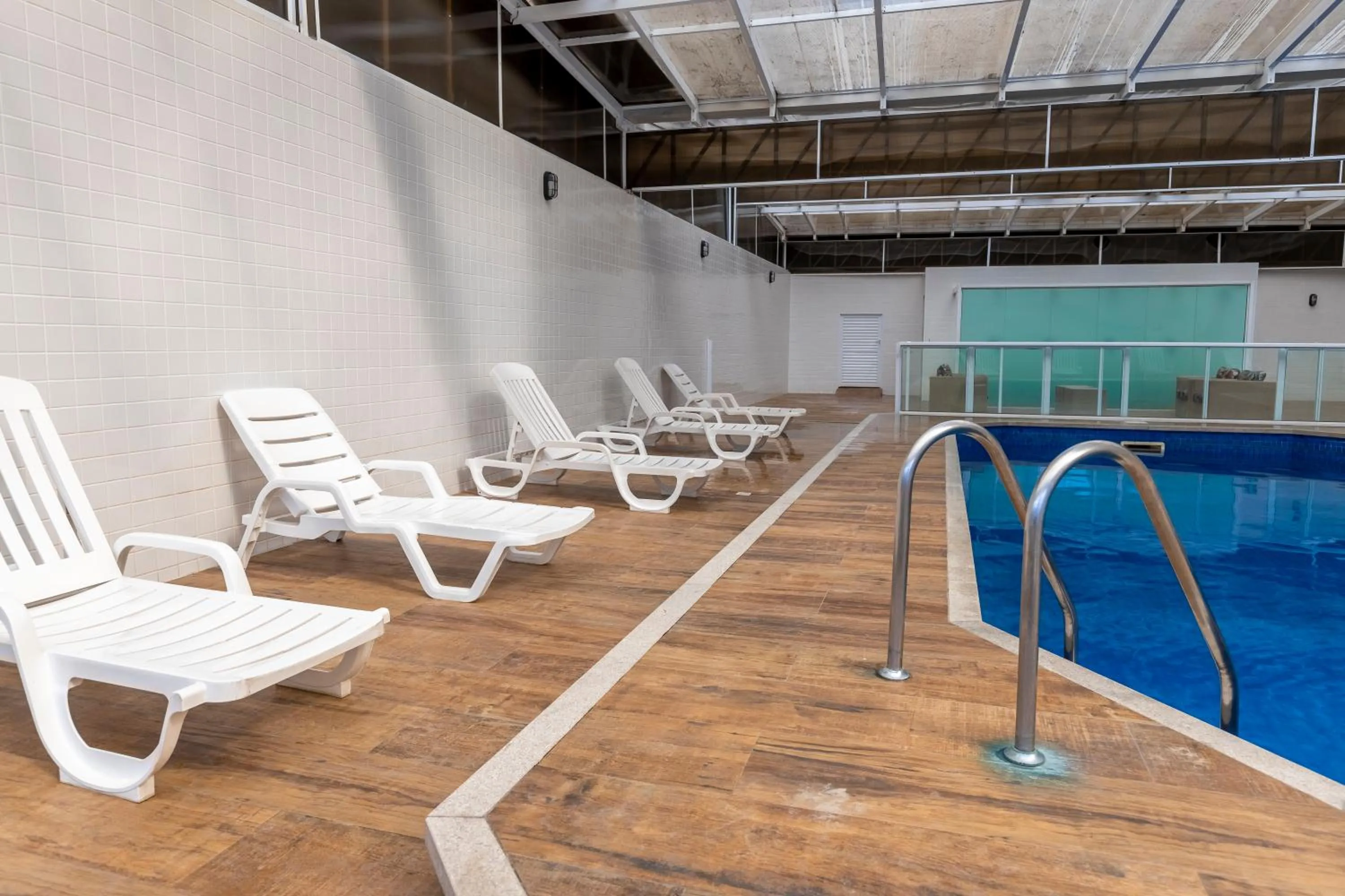 Swimming pool in Hotel Ilha da Madeira