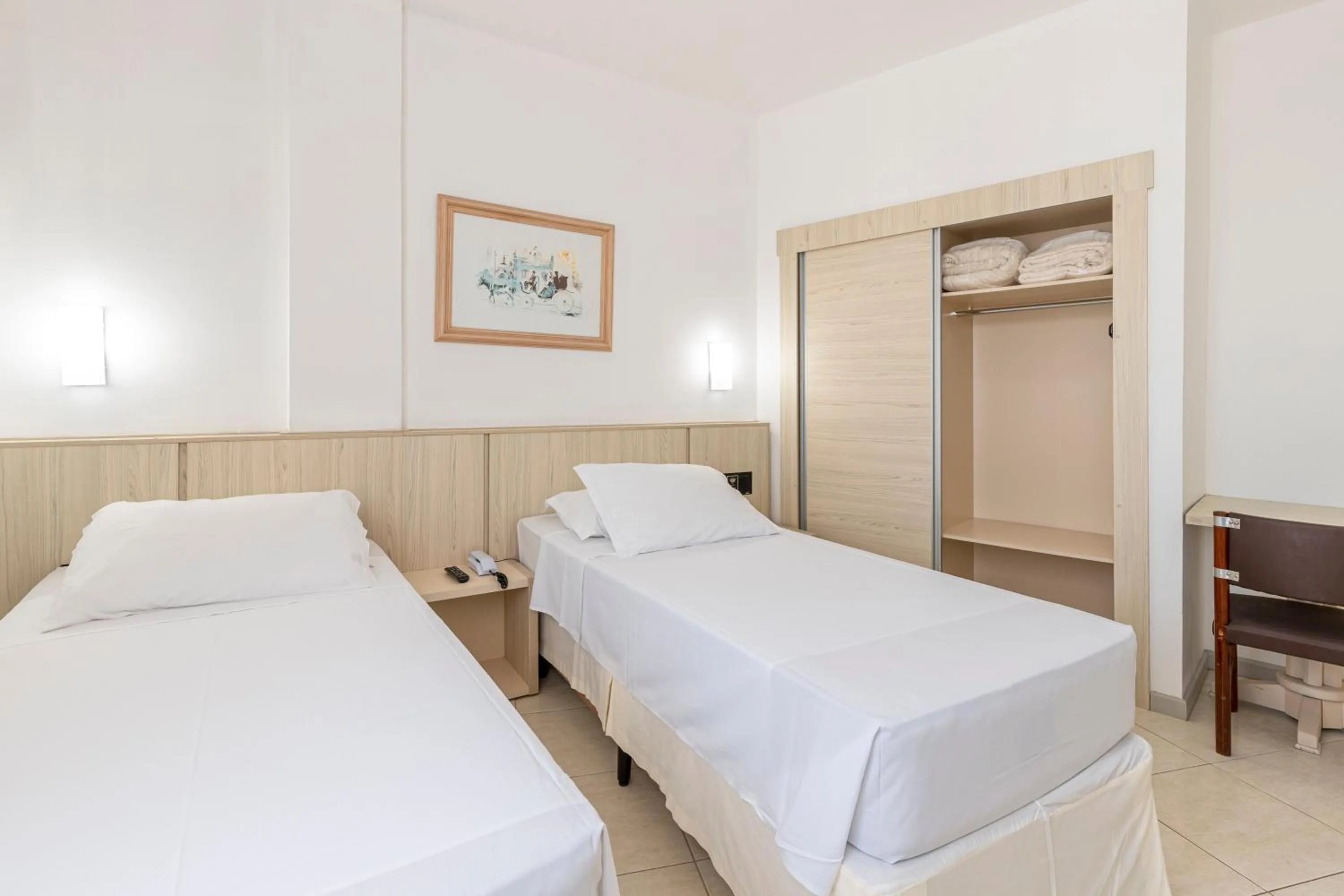 Bedroom, Bed in Hotel Ilha da Madeira