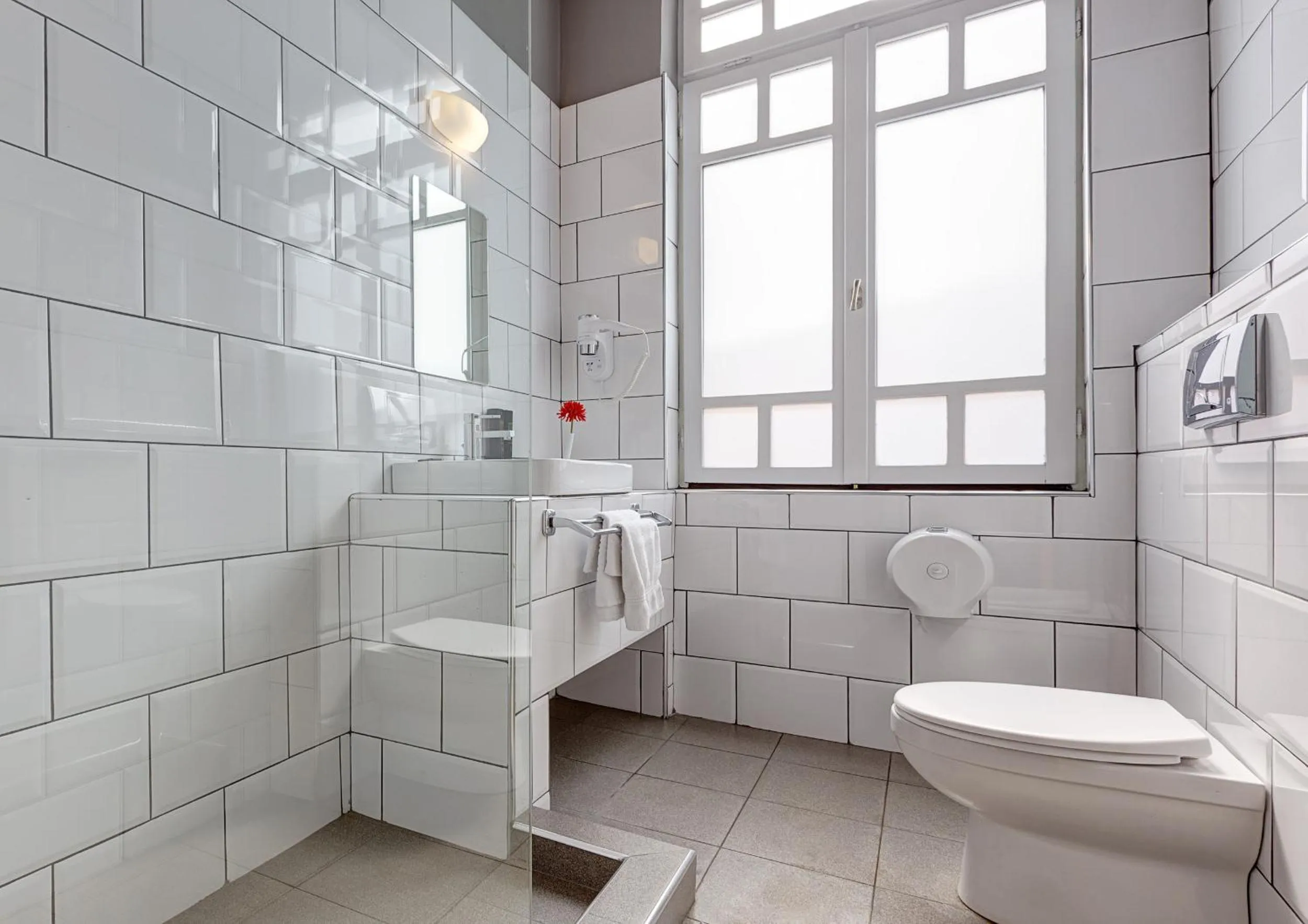 Bathroom in Colors Ladadika Thessaloniki